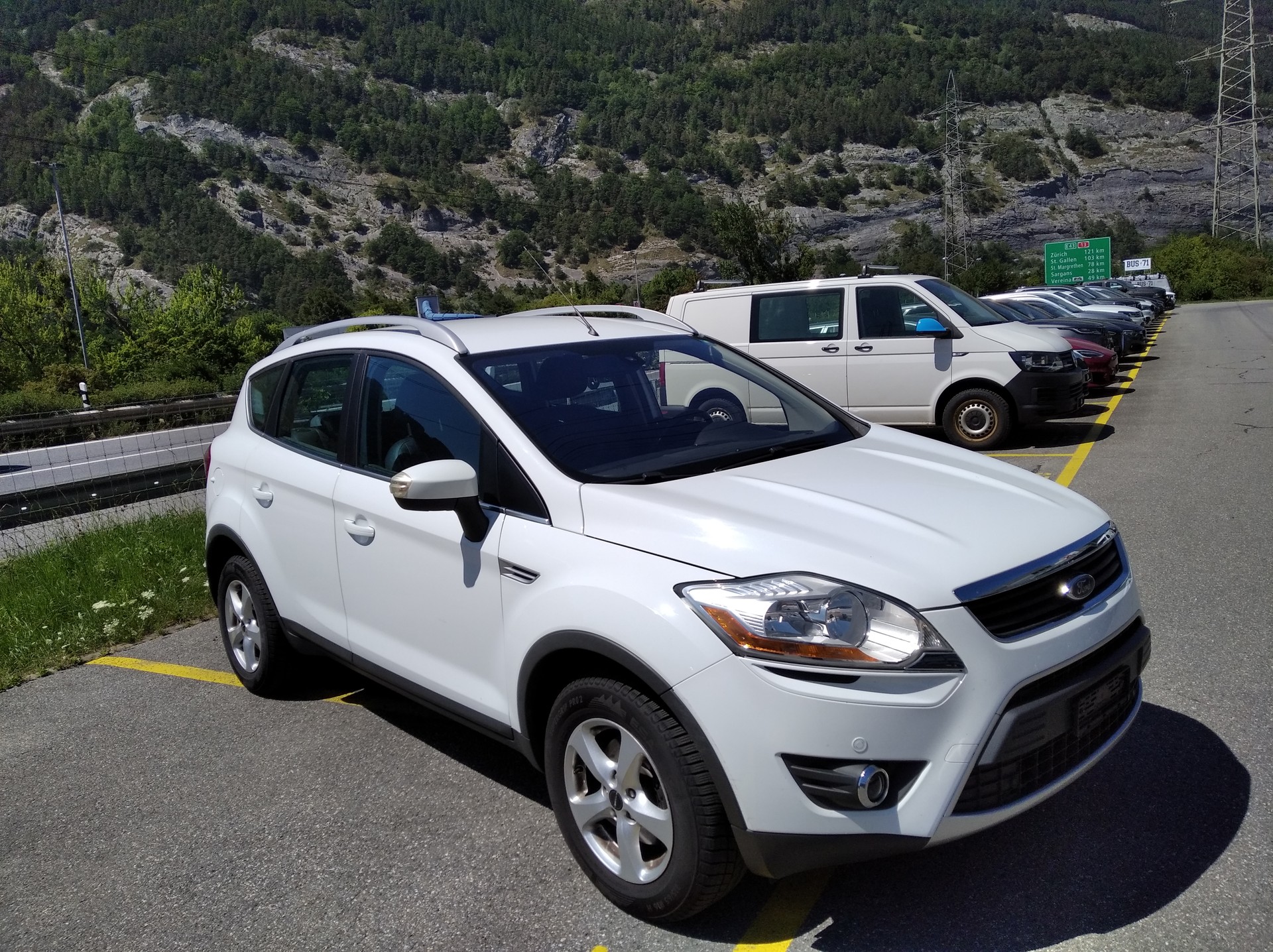 FORD Kuga 2.5 Turbo Titanium 4WD Automatic-image-3