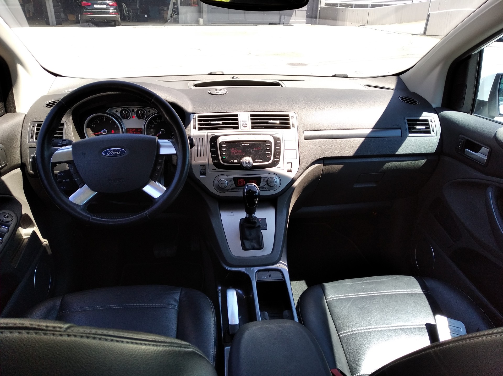 FORD Kuga 2.5 Turbo Titanium 4WD Automatic-image-9