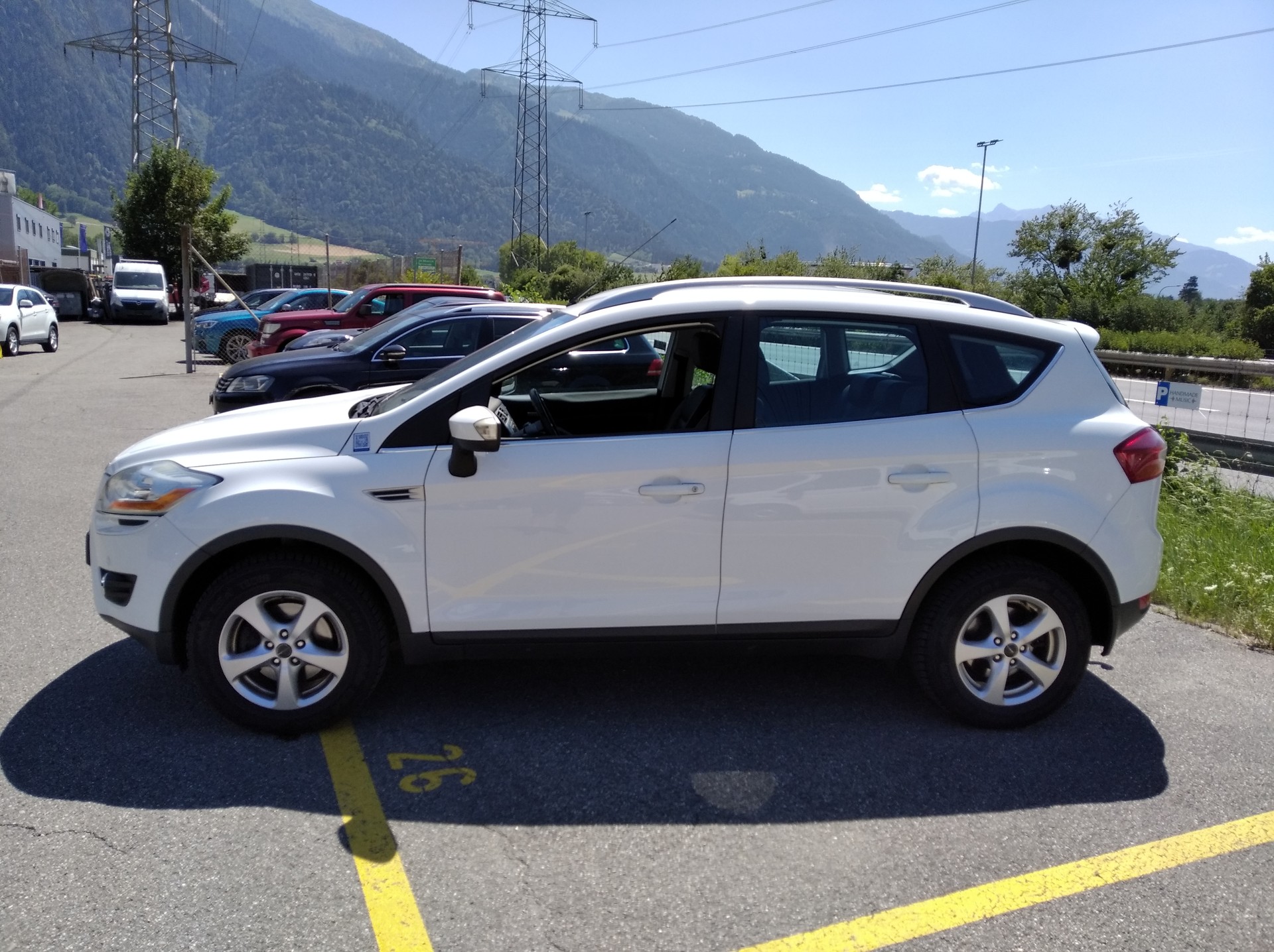 FORD Kuga 2.5 Turbo Titanium 4WD Automatic-image-2