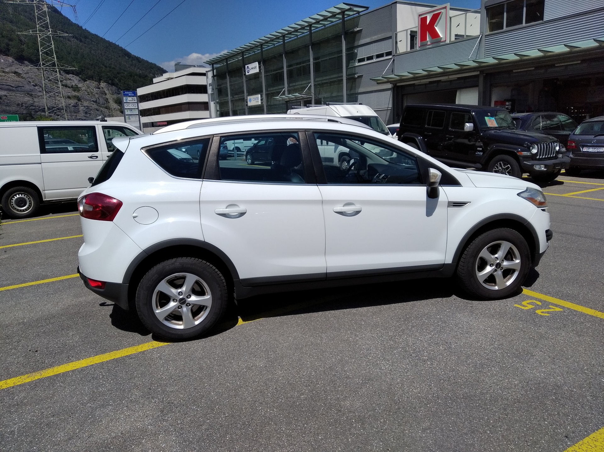 FORD Kuga 2.5 Turbo Titanium 4WD Automatic-image-4