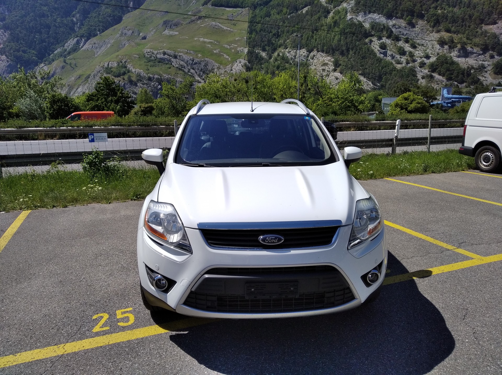 FORD Kuga 2.5 Turbo Titanium 4WD Automatic-image-0