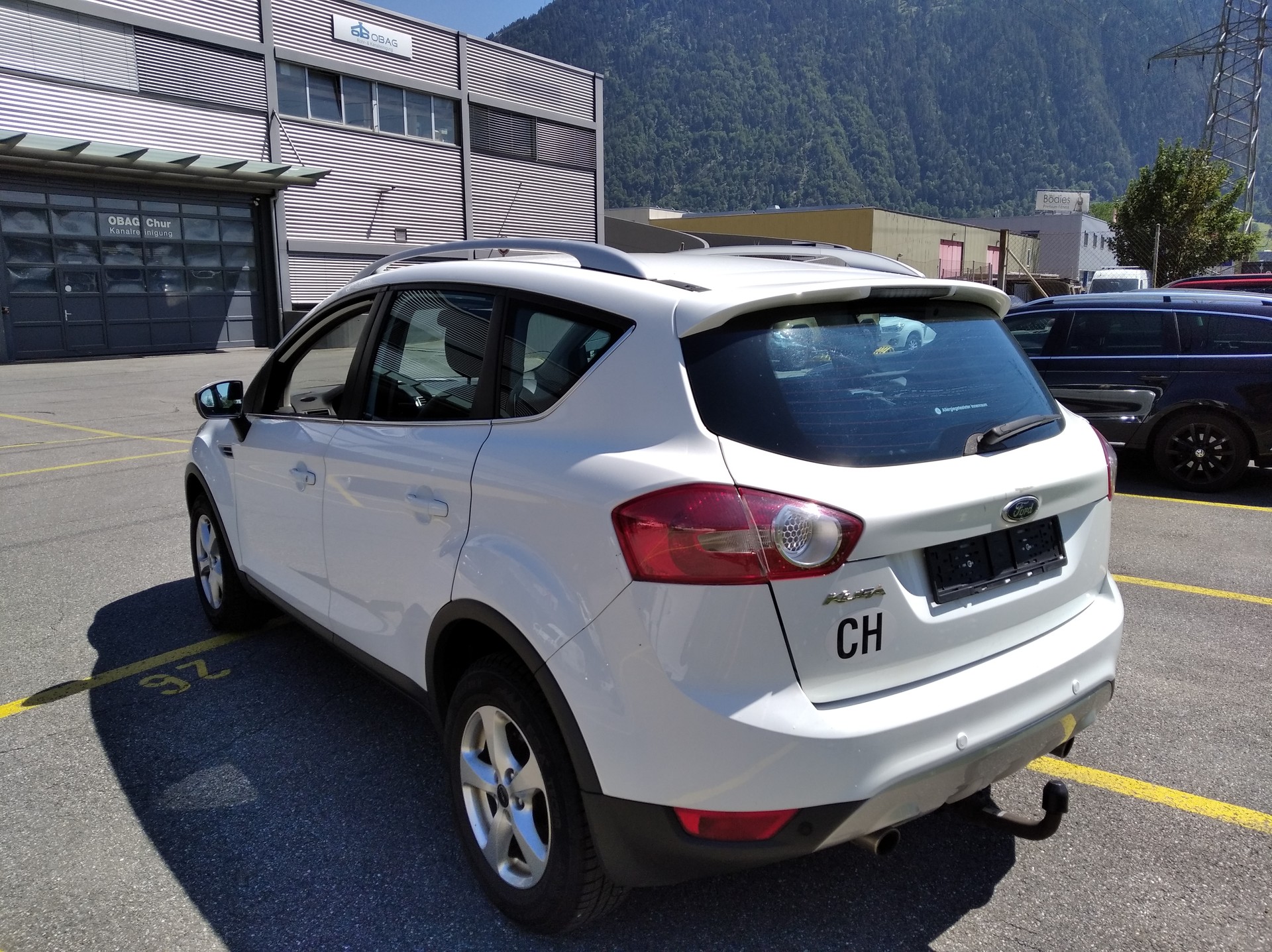 FORD Kuga 2.5 Turbo Titanium 4WD Automatic-image-6