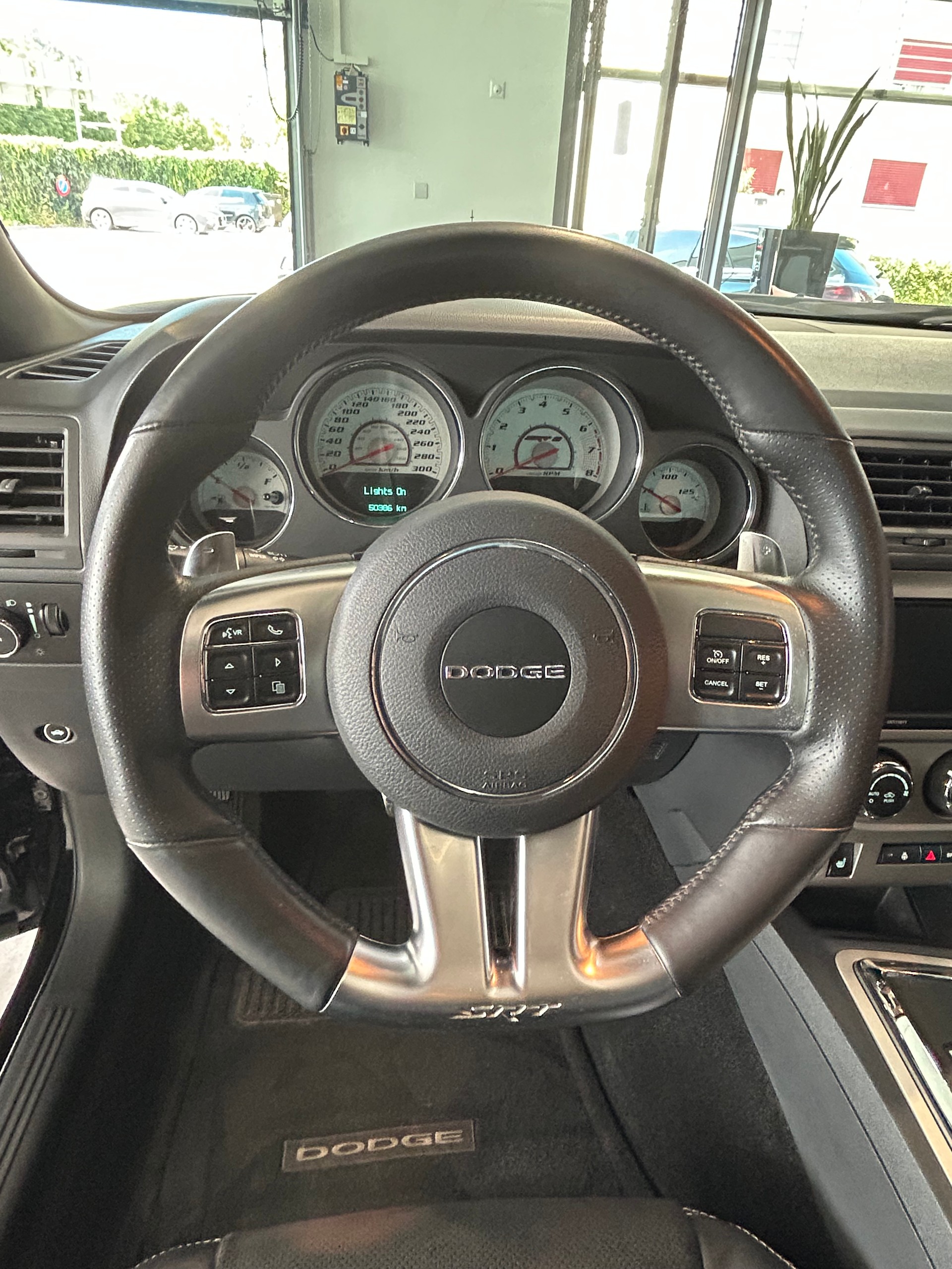 DODGE Challenger SRT-8 392 Hemi V8-image-20