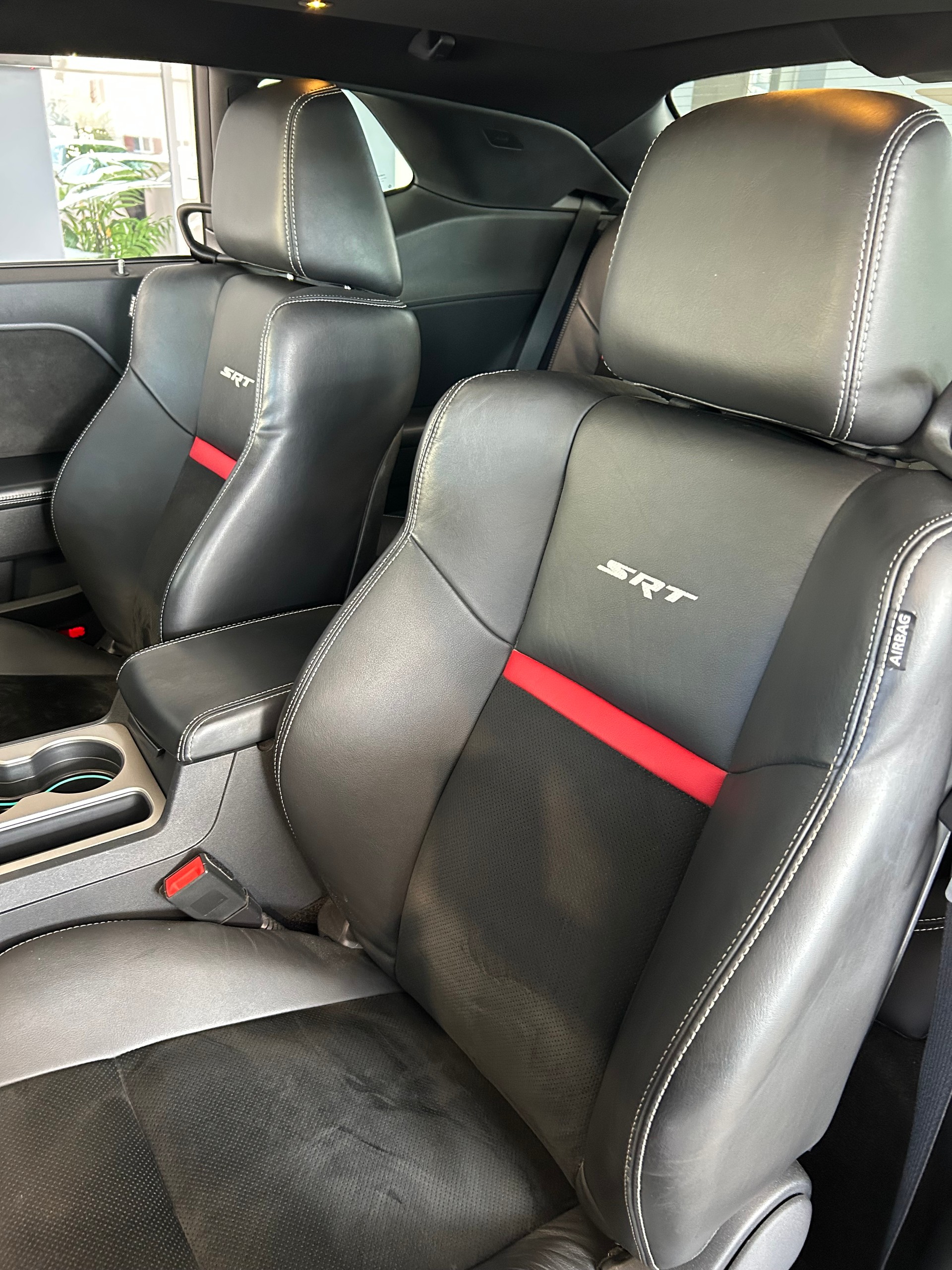 DODGE Challenger SRT-8 392 Hemi V8-image-16