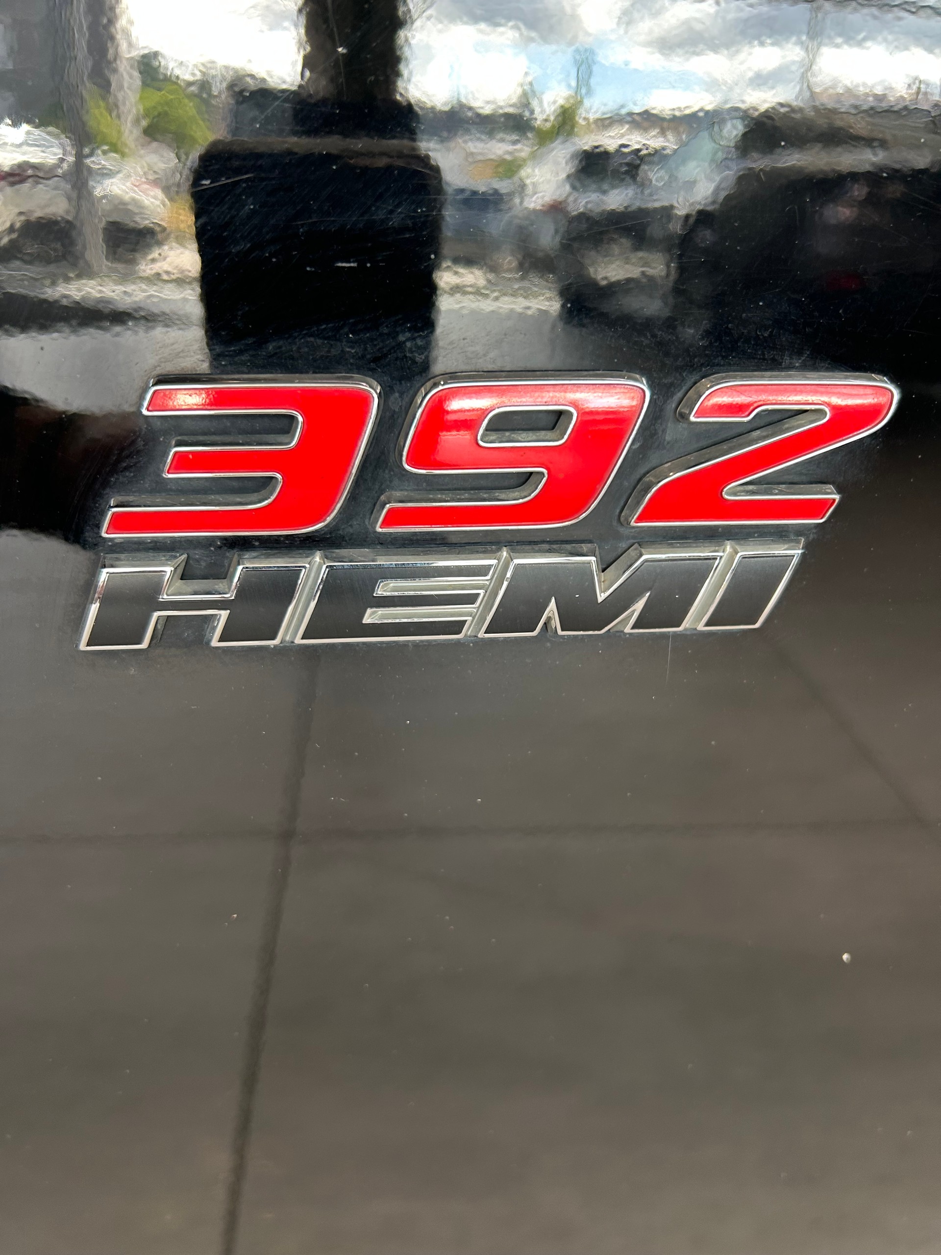 DODGE Challenger SRT-8 392 Hemi V8-image-17