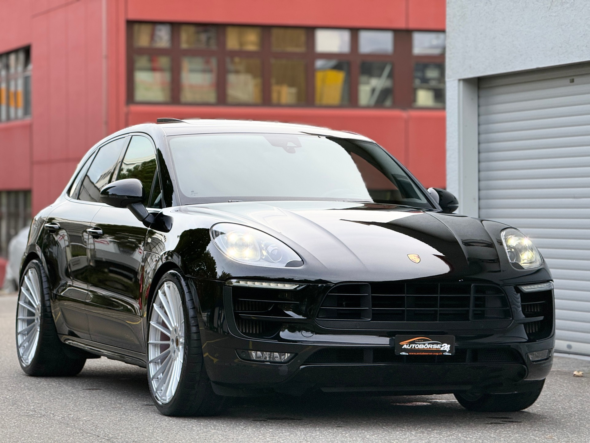 PORSCHE Macan GTS PDK-image-1