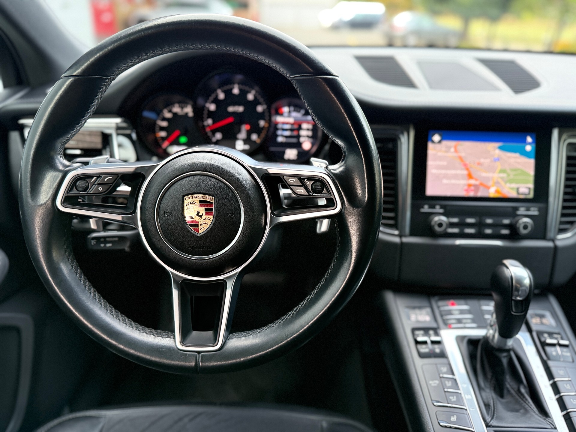PORSCHE Macan GTS PDK-image-11