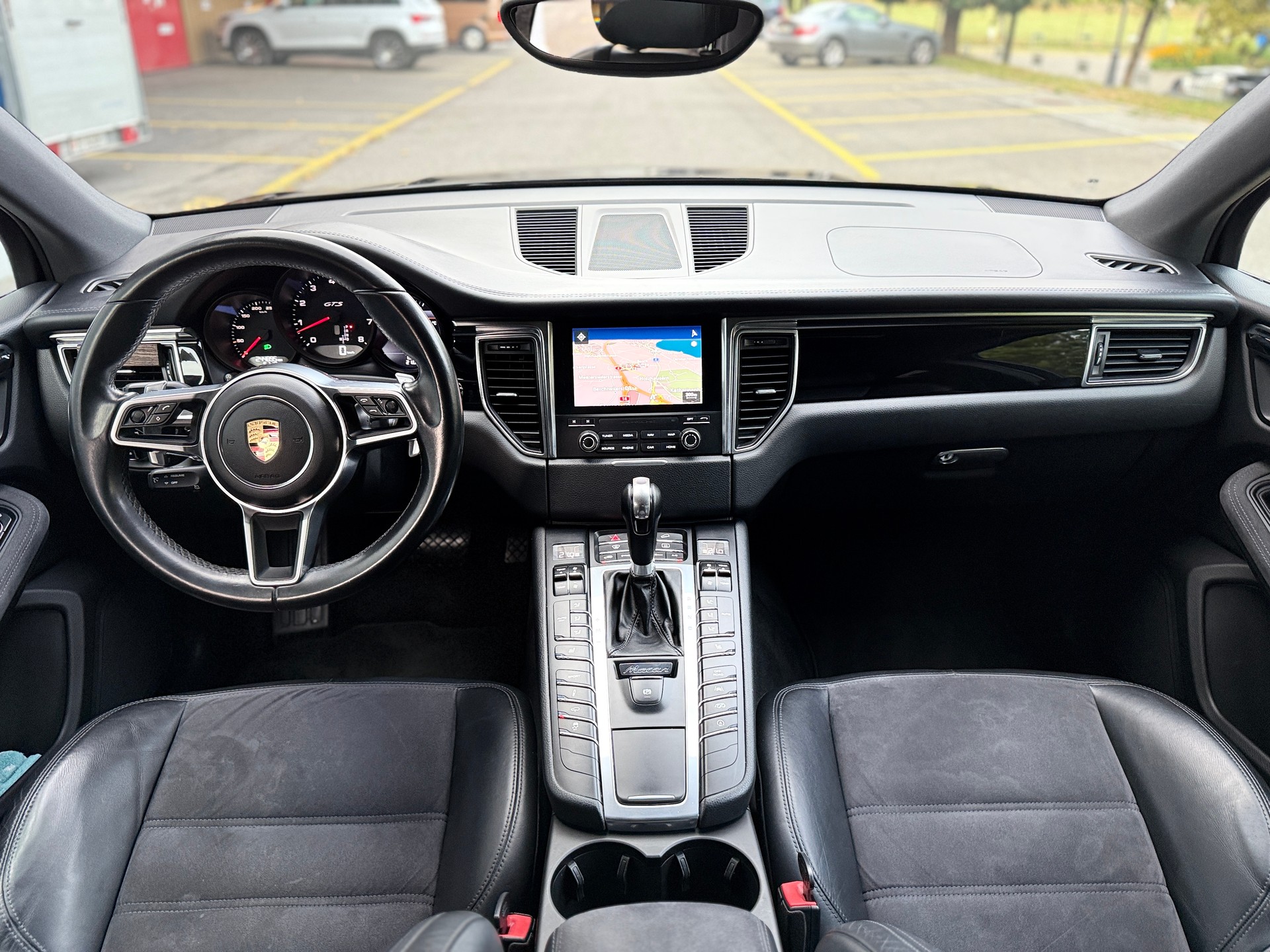 PORSCHE Macan GTS PDK-image-10