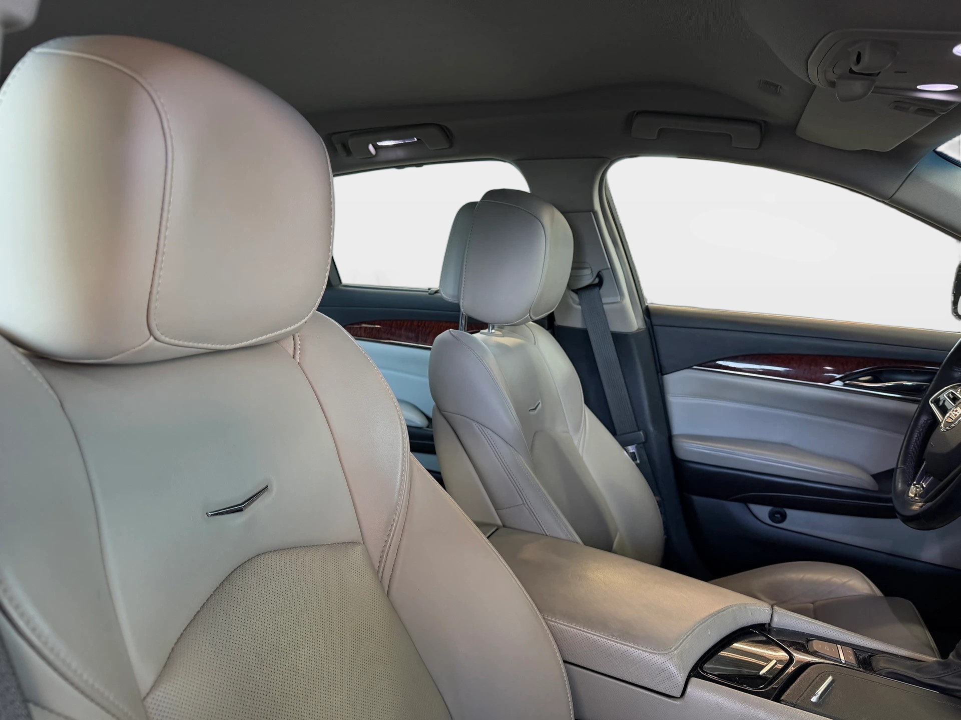 CADILLAC CTS Sedan 2.0 Turbo AWD Premium Automatic | CH-Auto | MFK 02.2025 | Ab Service |-image-9
