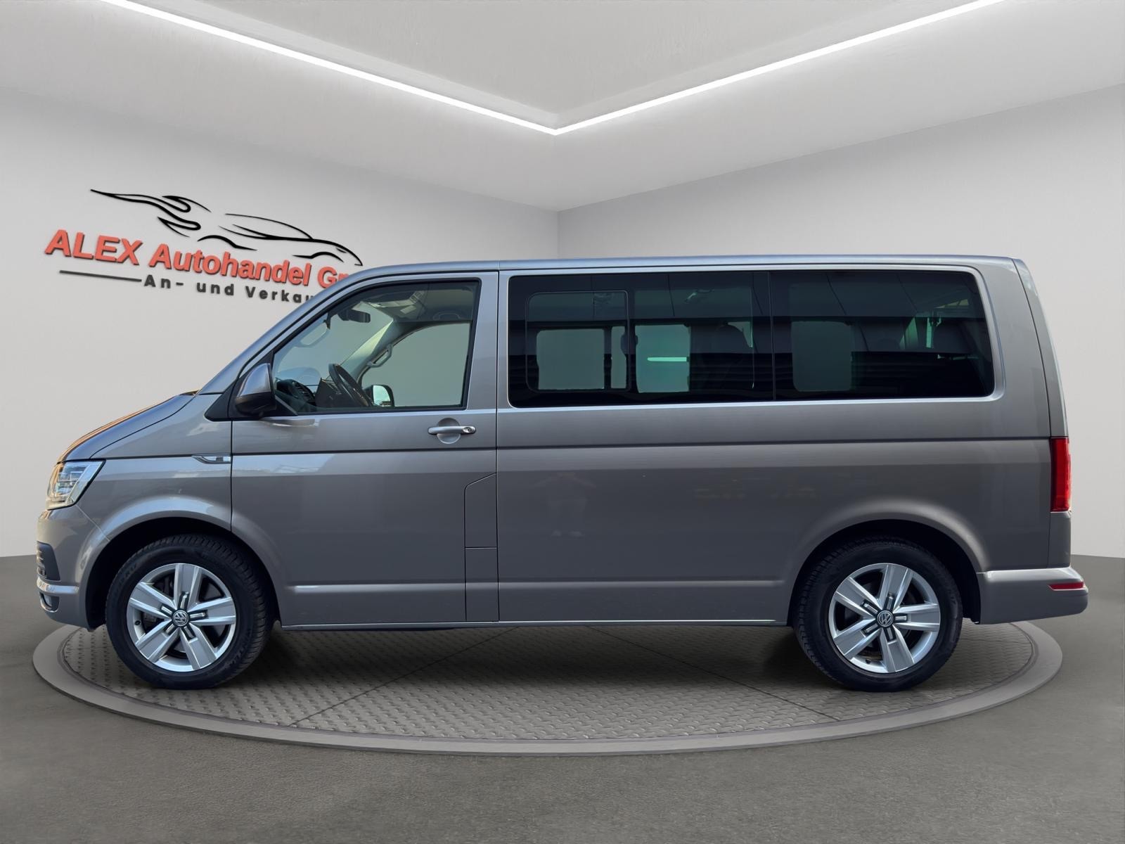 VW T6 Multivan 2.0 Bi-TDI Family Gen. Six 4Motion DSG-image-2