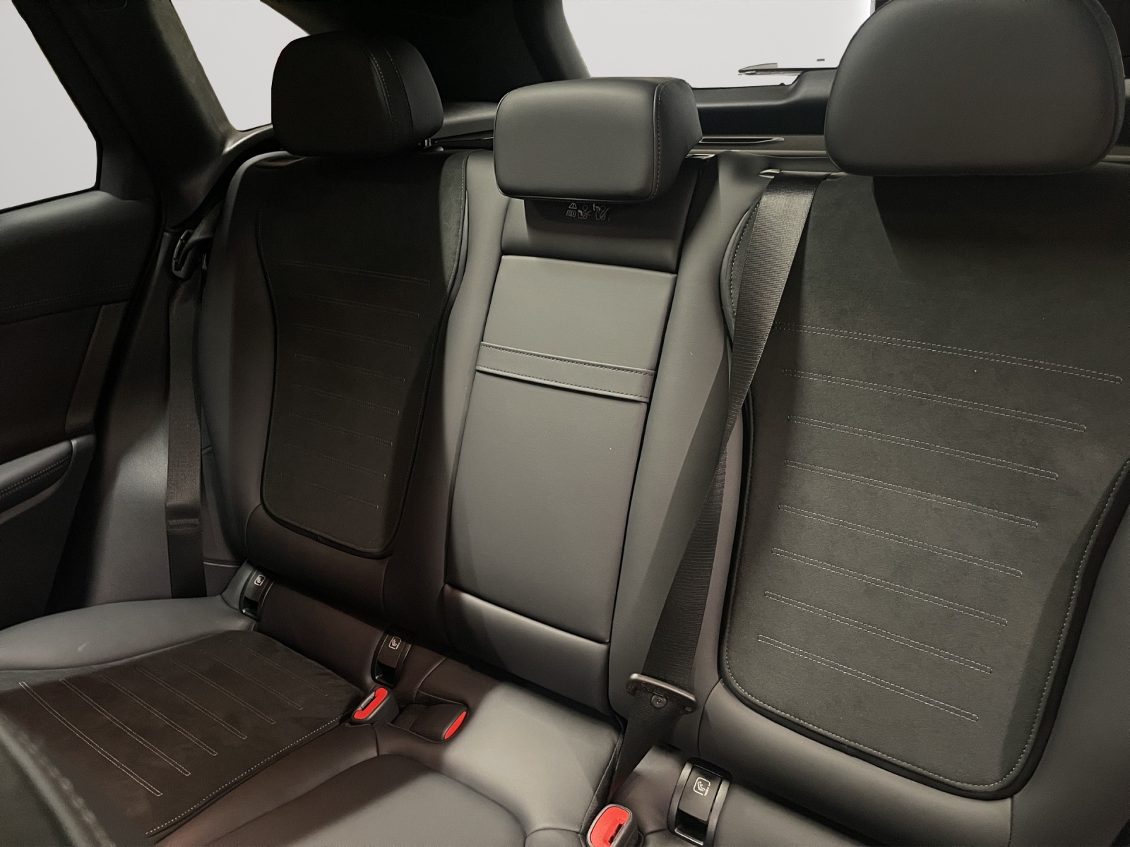 MERCEDES-BENZ GLC 400 e 4Matic EQ Star 9G-Tronic-image-10