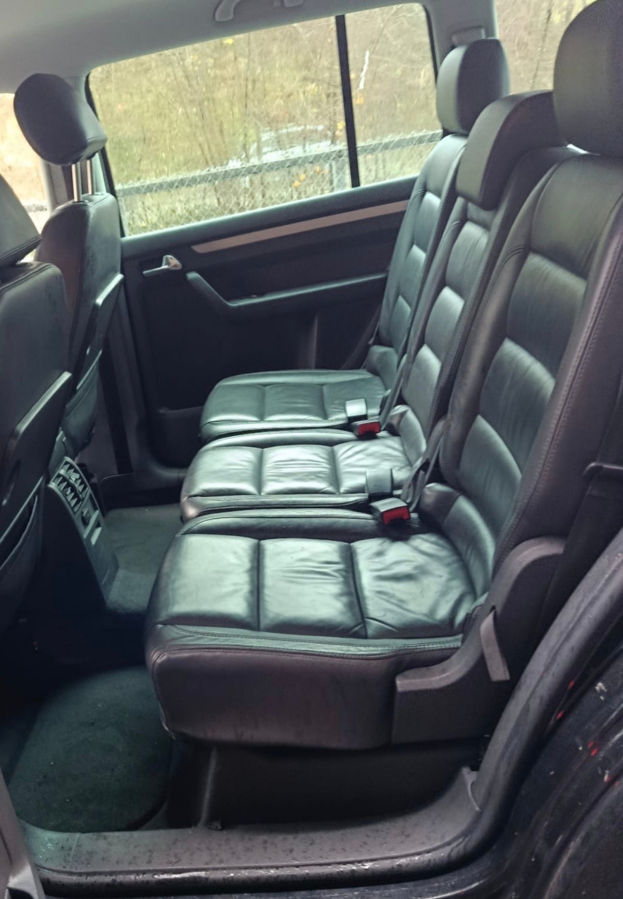 VW Touran 2.0 FSI Highline-image-8