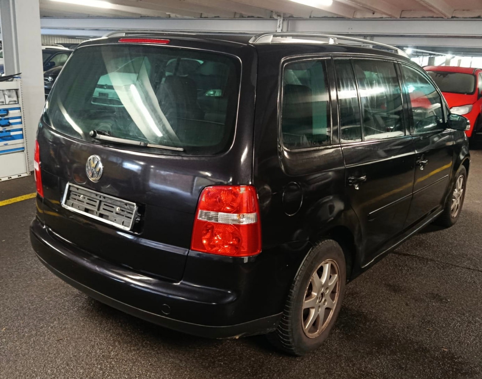 VW Touran 2.0 FSI Highline-image-3