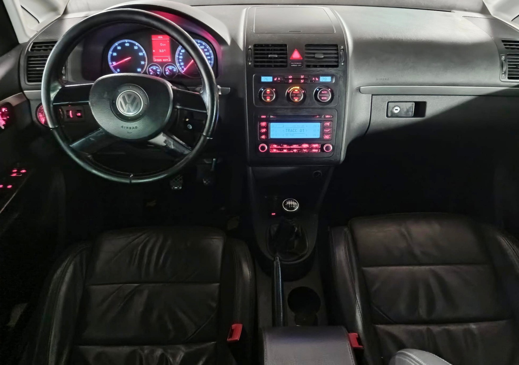 VW Touran 2.0 FSI Highline-image-5