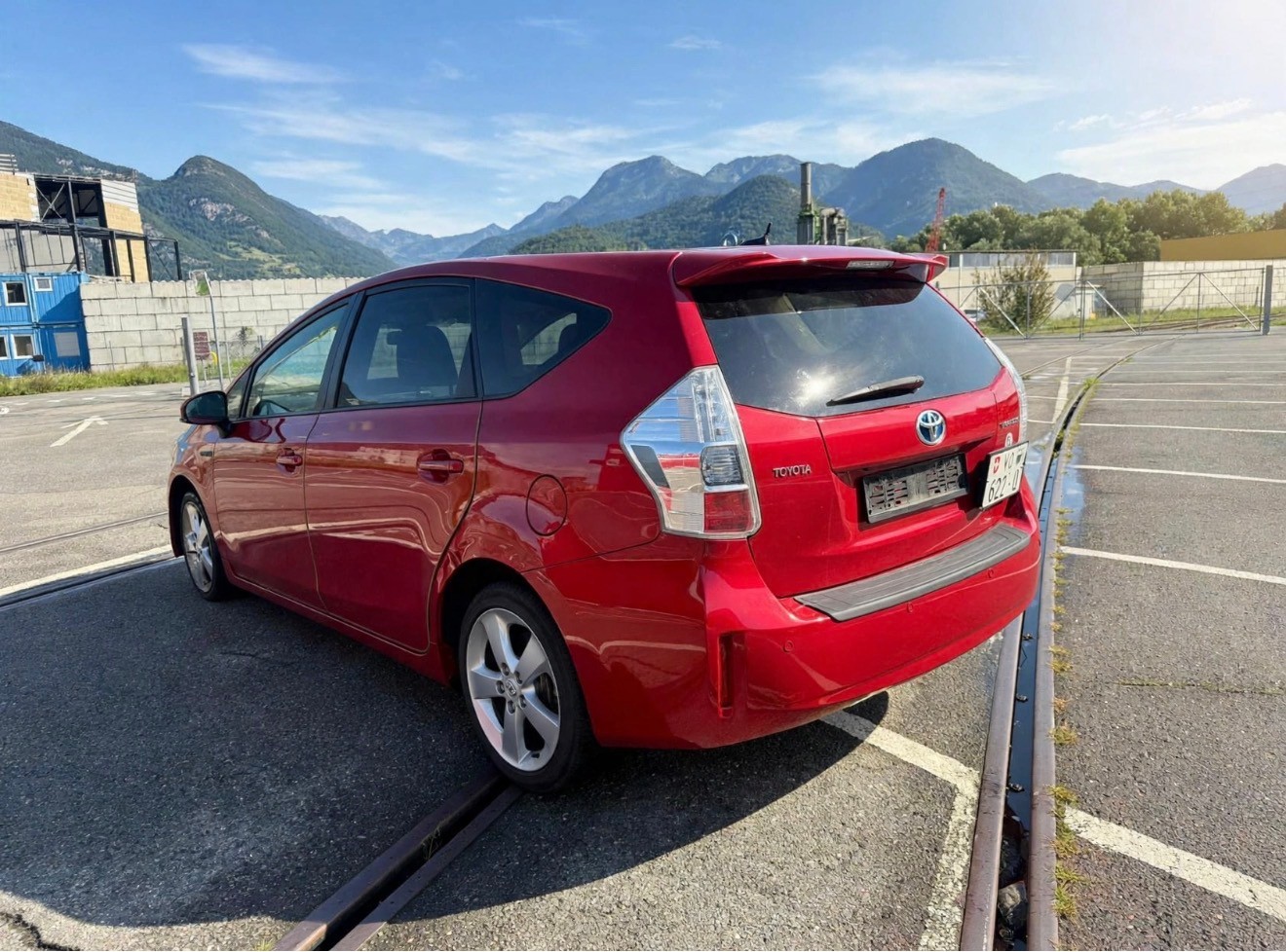 TOYOTA Prius+ 1.8 VVT-i HSD Sol Premium-image-3
