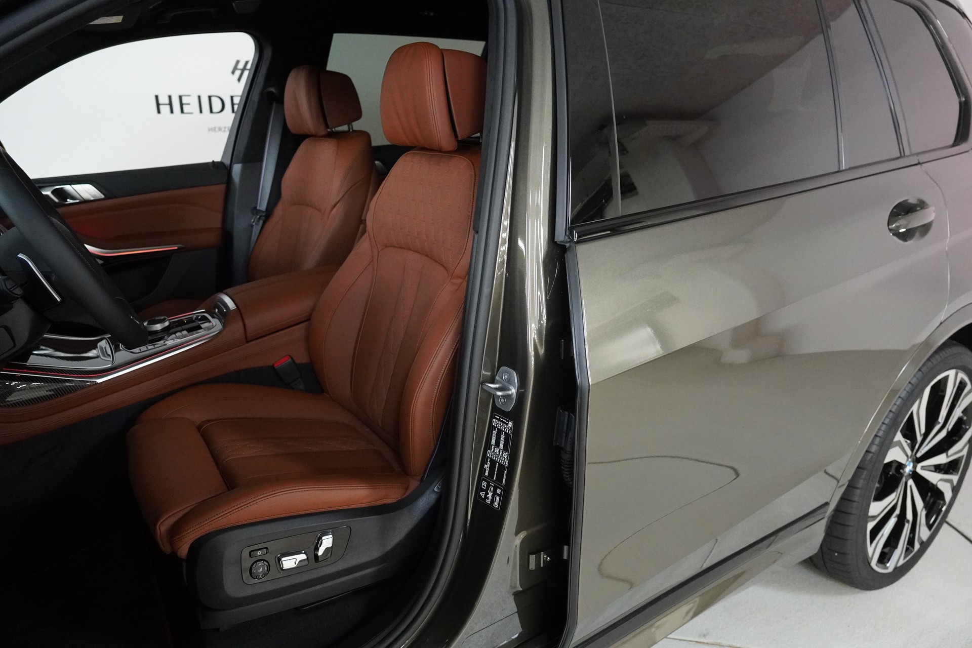 BMW X7 xDrive 48V M60i Steptronic M Sport Pro-image-11