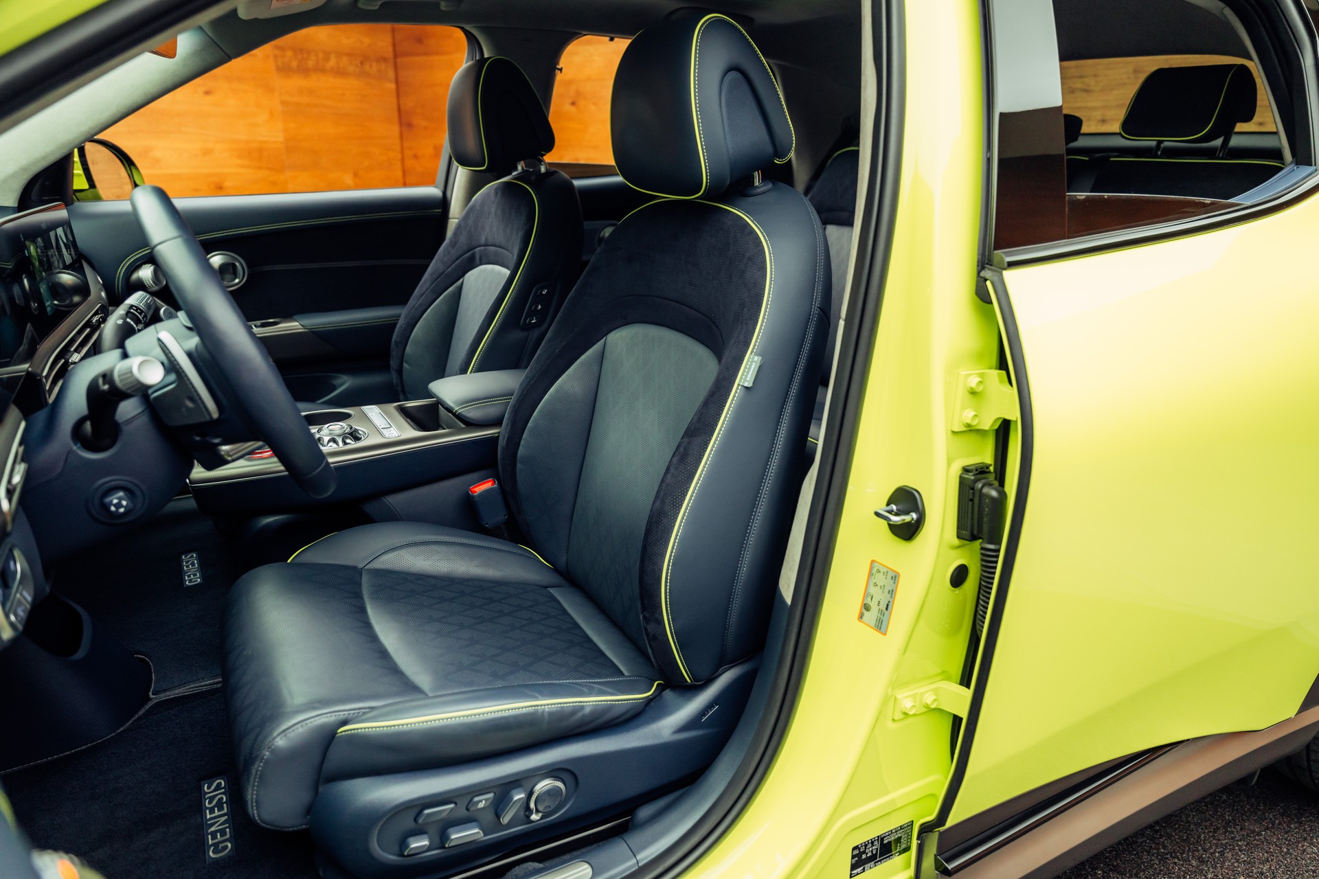 GENESIS GV60 77.4 kWh Sport Plus AWD Sao Paulo Lime-image-5