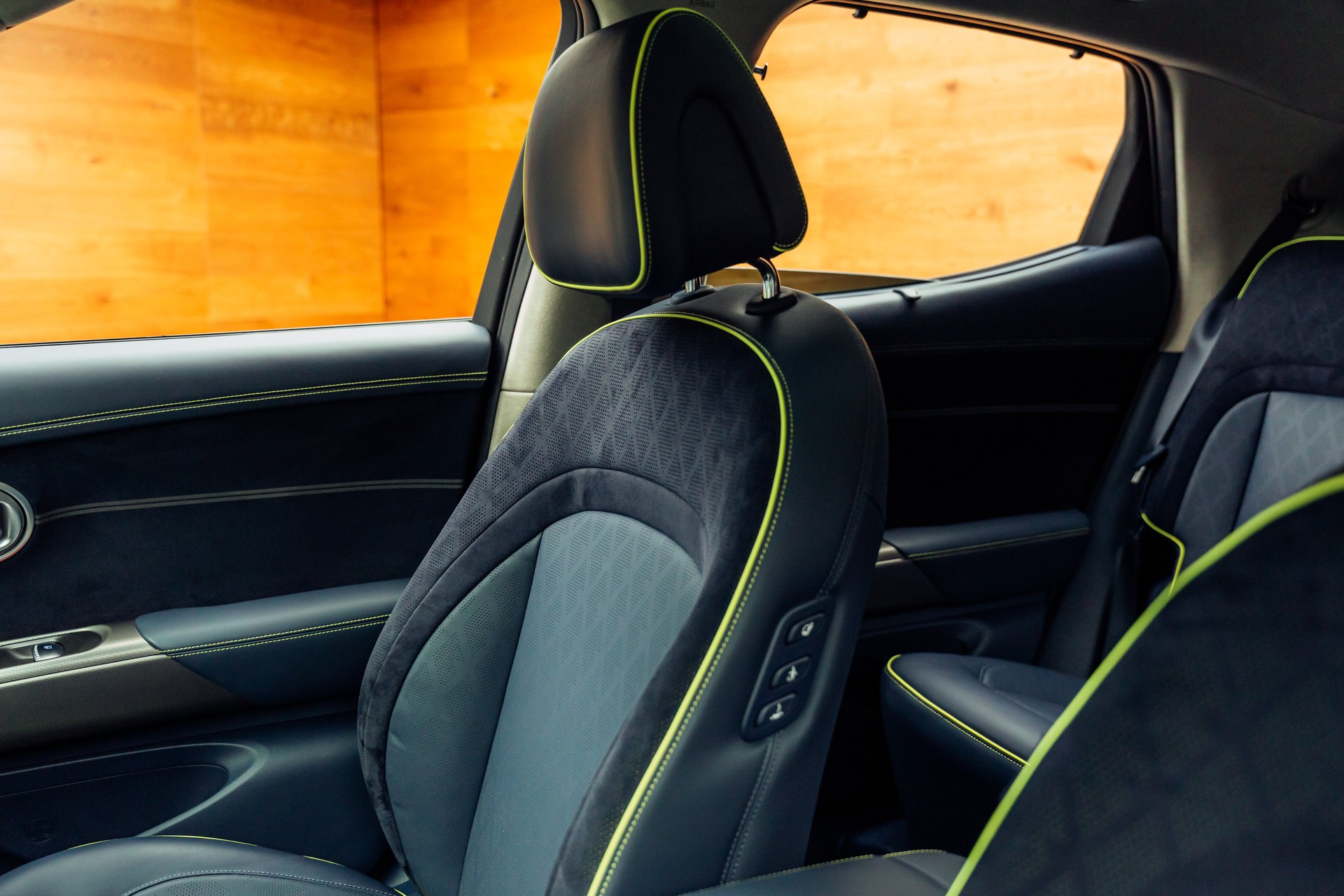 GENESIS GV60 77.4 kWh Sport Plus AWD Sao Paulo Lime-image-6