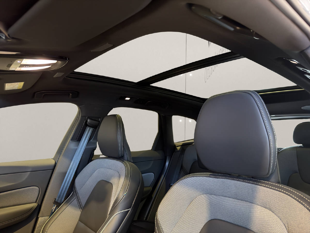 VOLVO XC60 2.0 T8 TE Black Edition eAWD-image-13