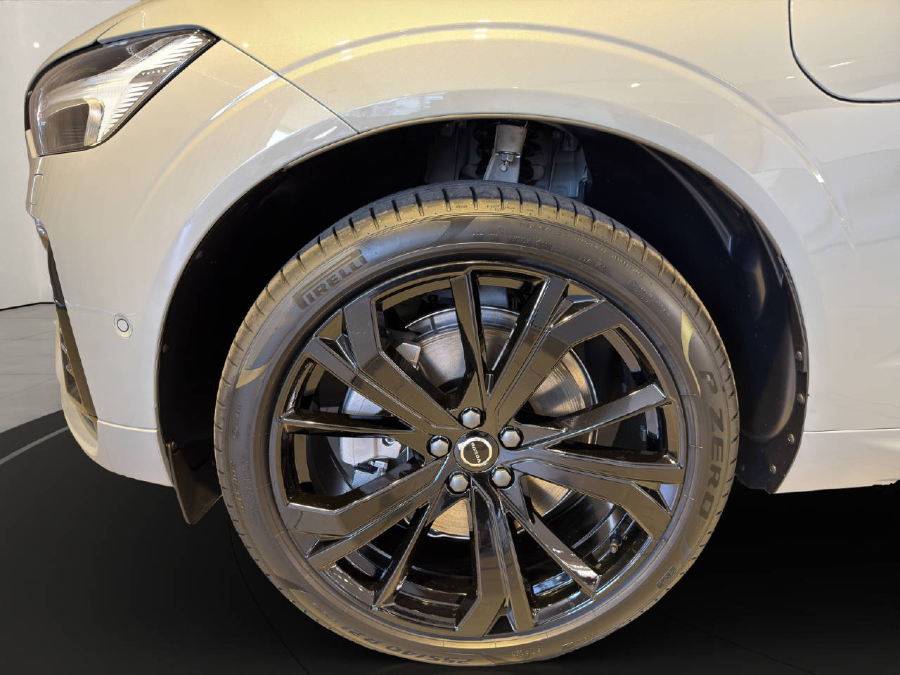 VOLVO XC60 2.0 T8 TE Black Edition eAWD-image-15