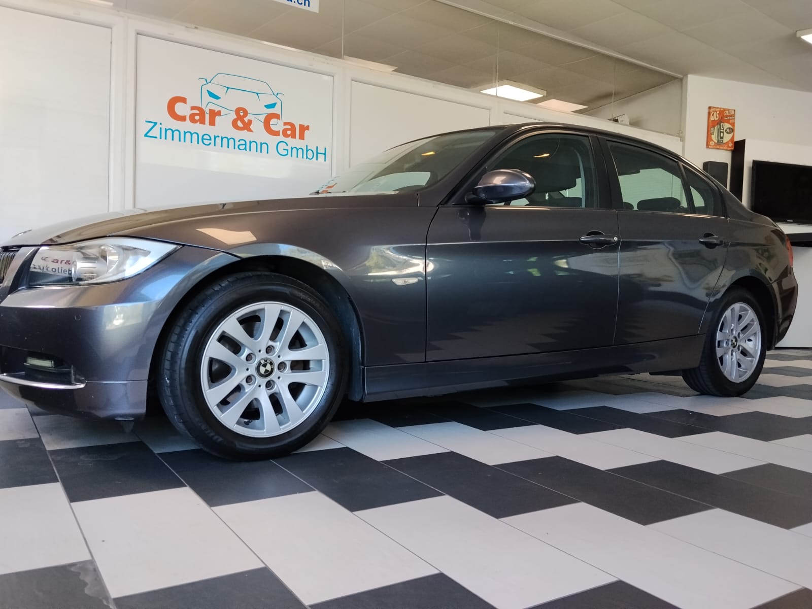 BMW 316i Access-image-0
