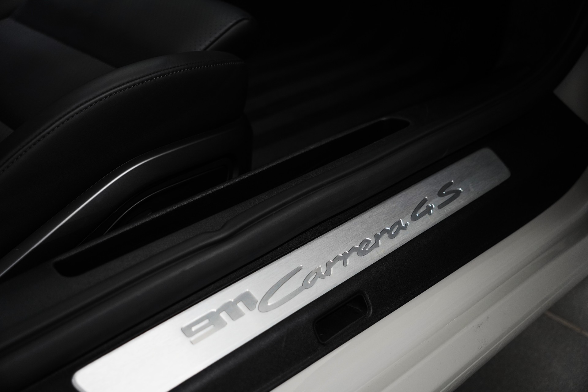 PORSCHE 911 Carrera 4S PDK-image-18