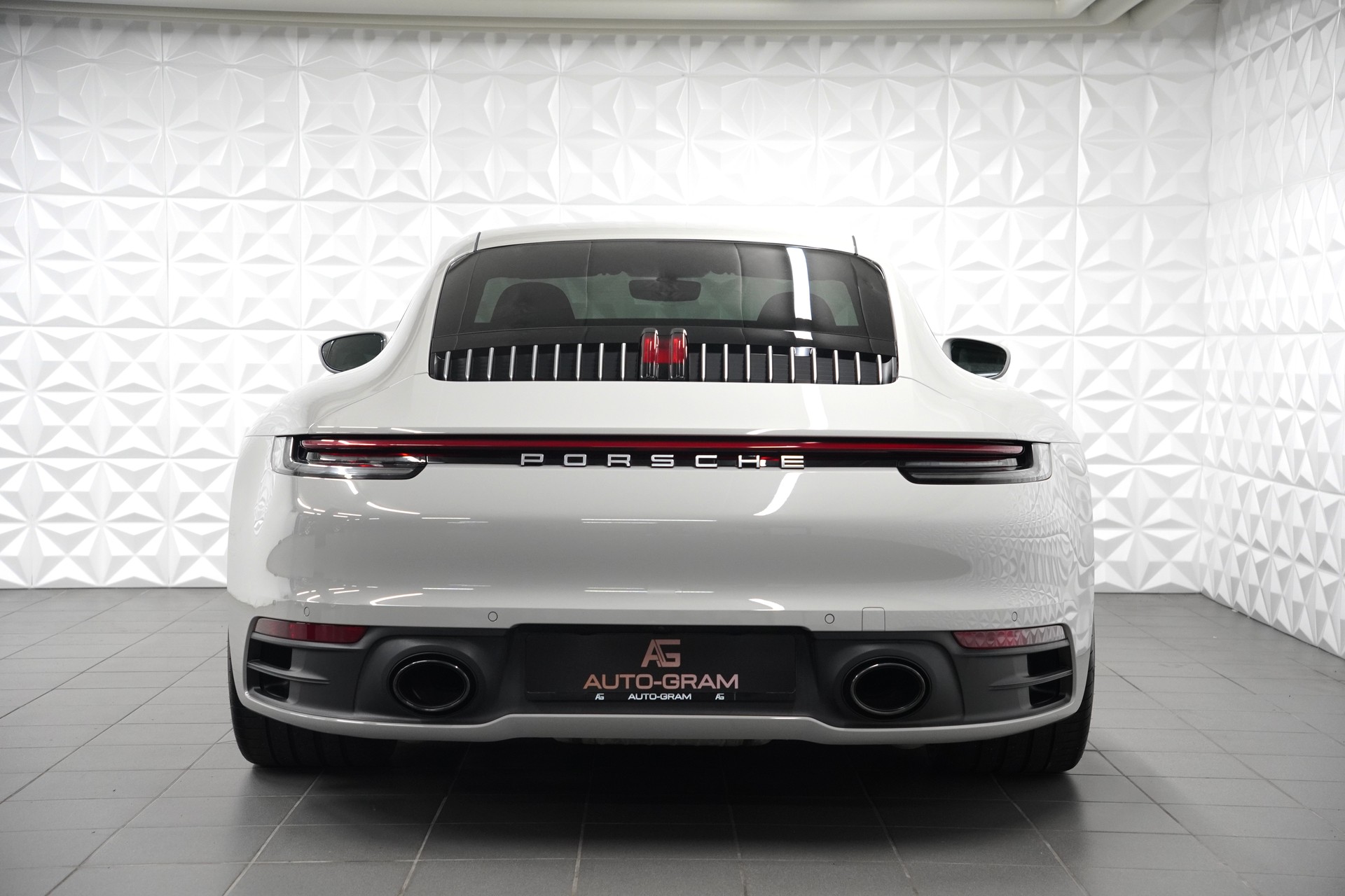 PORSCHE 911 Carrera 4S PDK-image-3