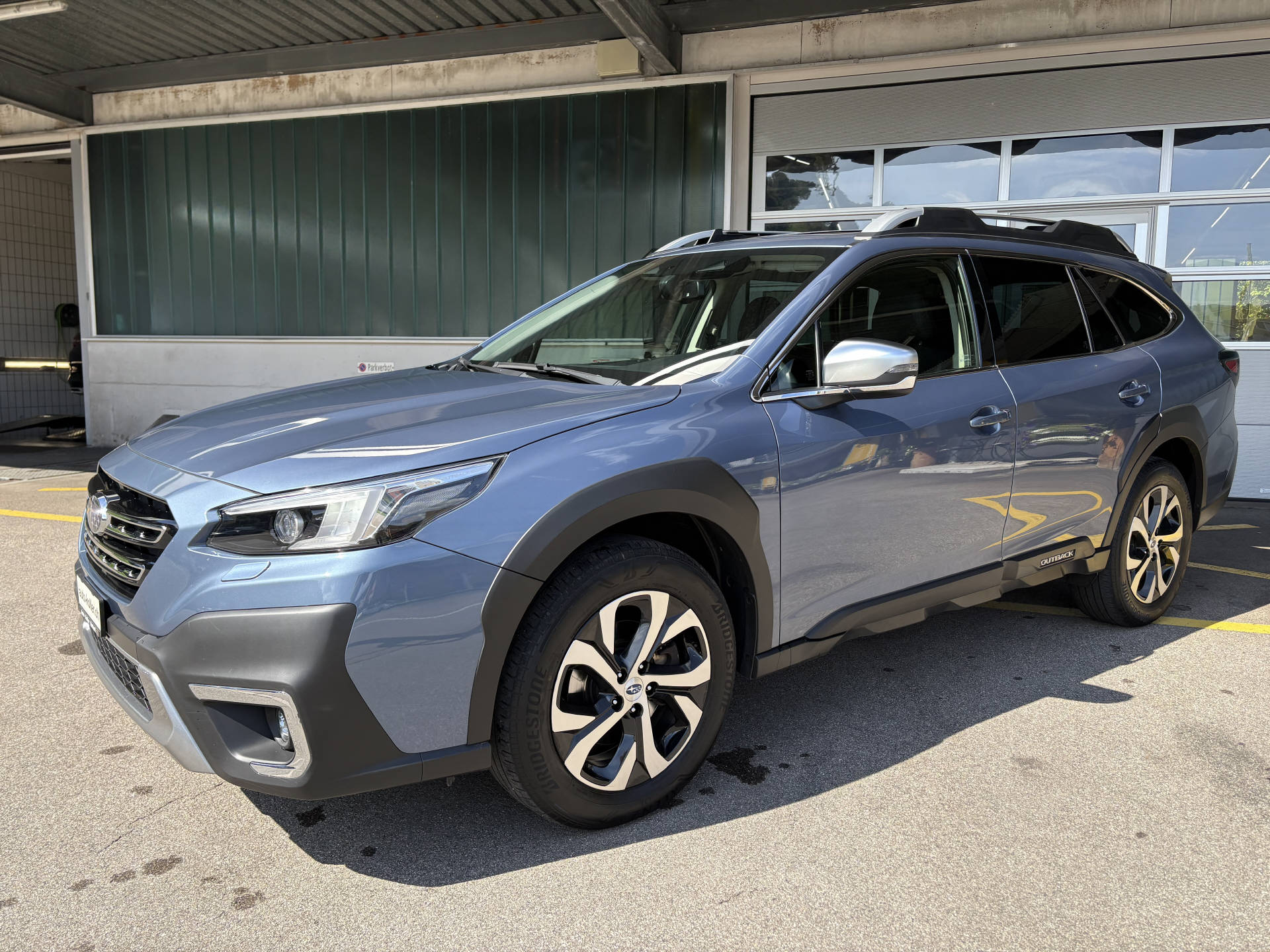 SUBARU Outback 2.5i Luxury-image-0