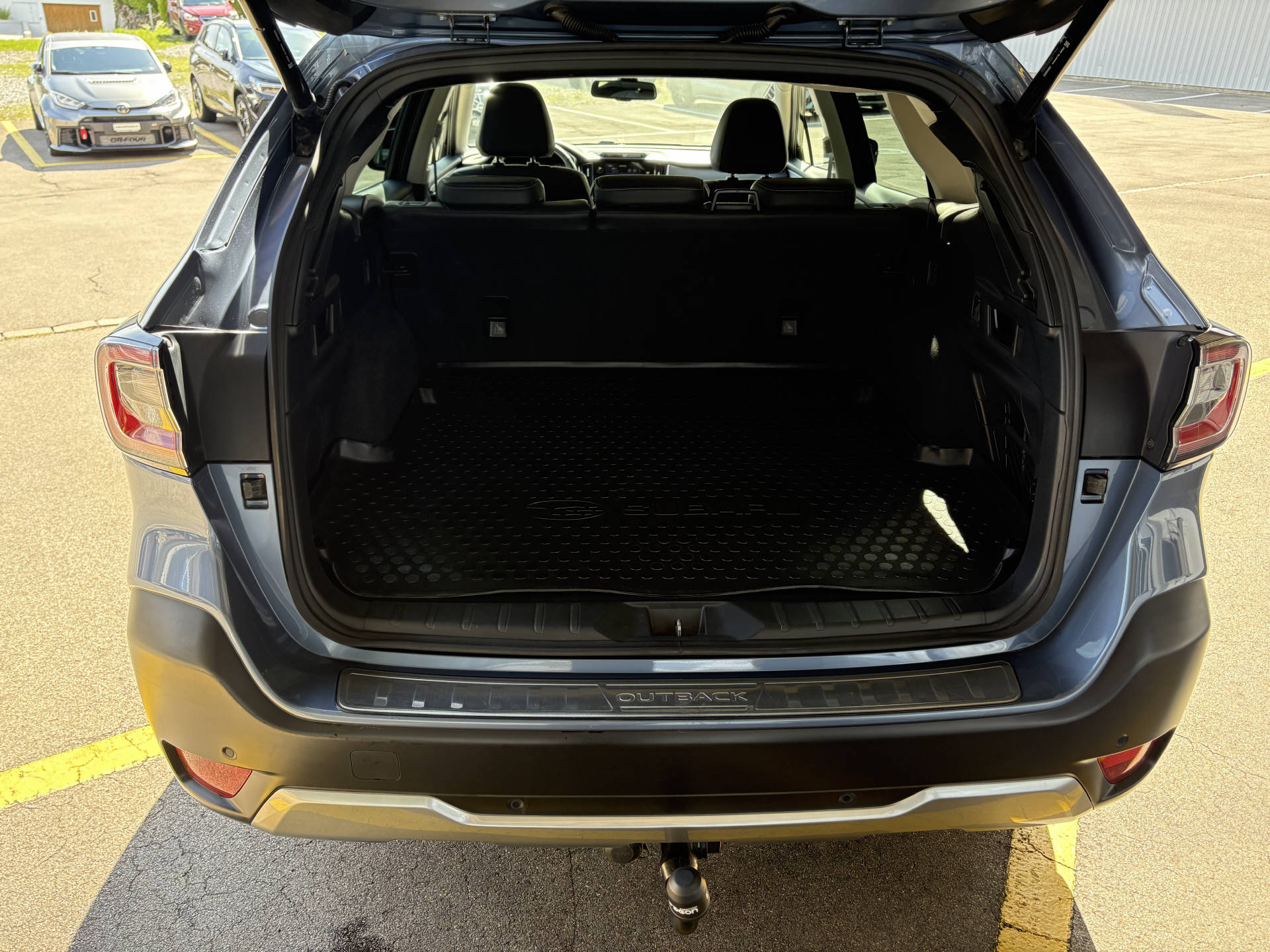 SUBARU Outback 2.5i Luxury-image-6