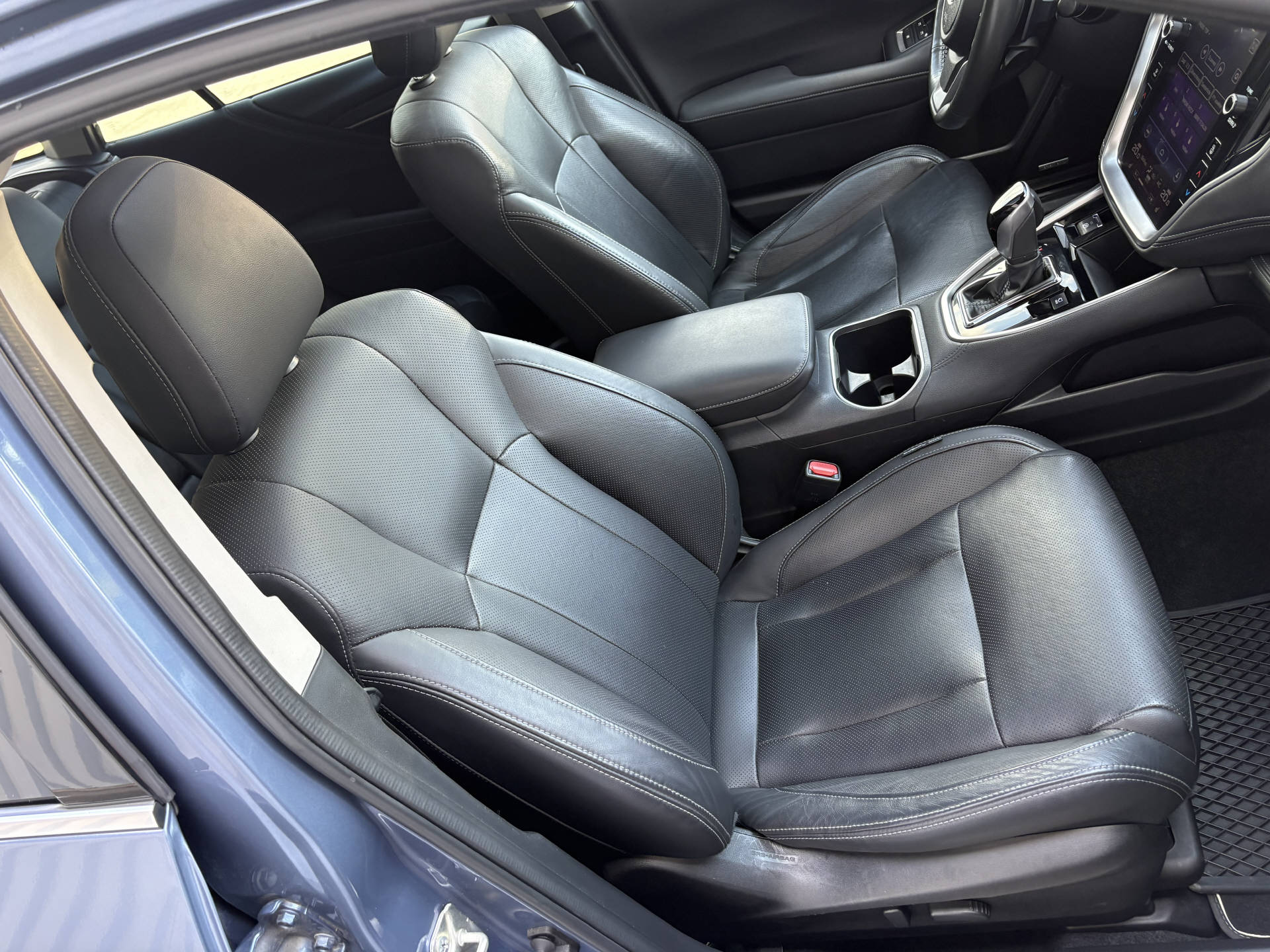 SUBARU Outback 2.5i Luxury-image-3