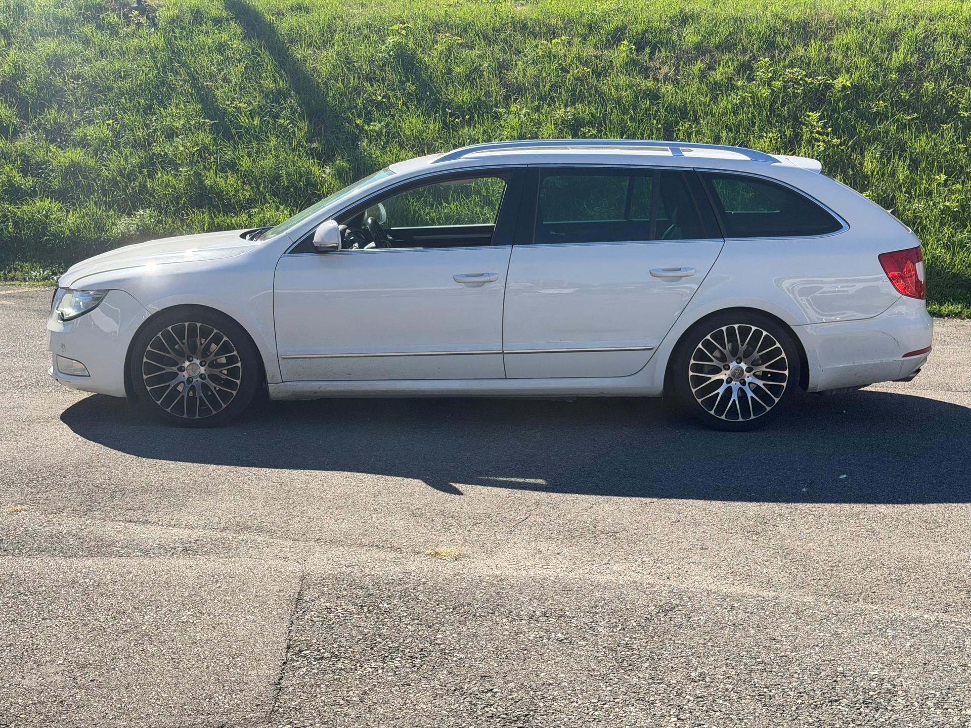 SKODA Superb Combi 1.8 TSI Comfort-image-5