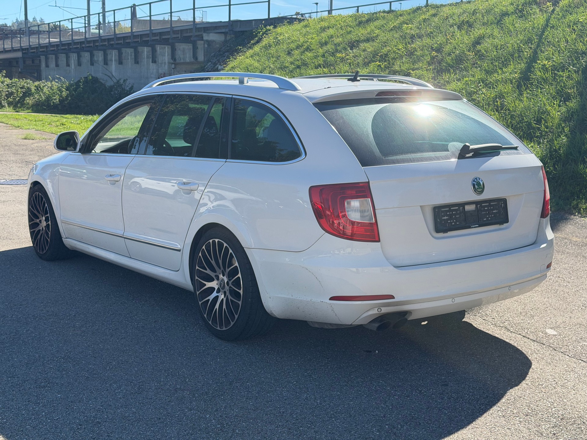 SKODA Superb Combi 1.8 TSI Comfort-image-4