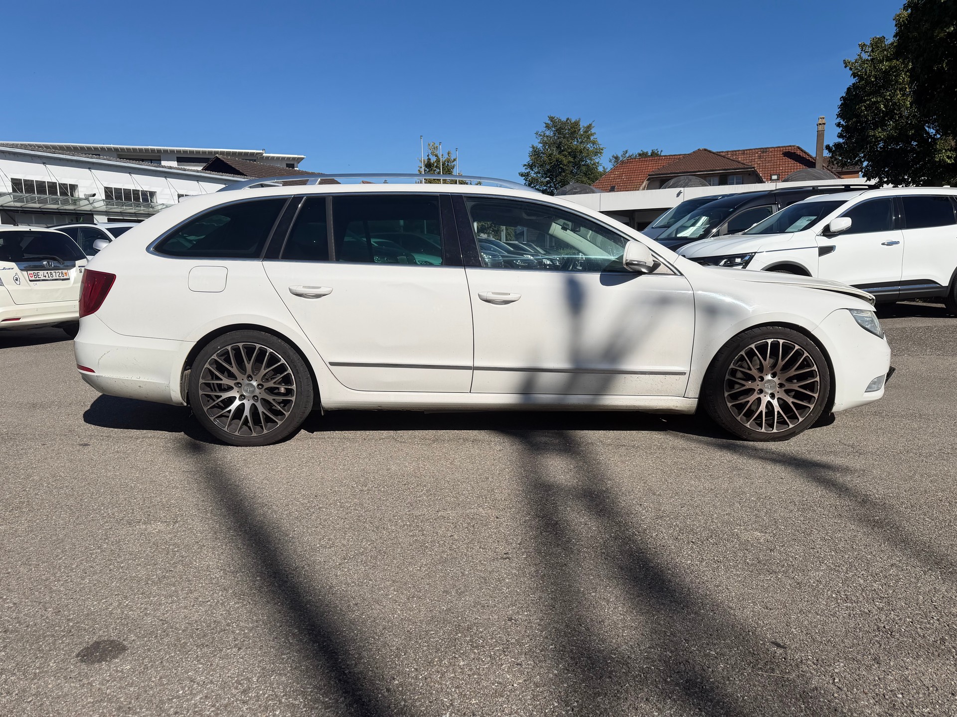 SKODA Superb Combi 1.8 TSI Comfort-image-1