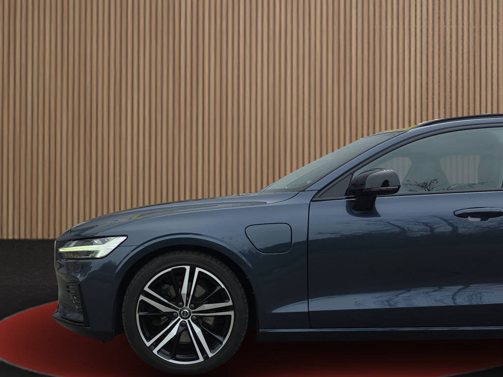 VOLVO V60 2.0 T8 TE R-Design eAWD-image-9