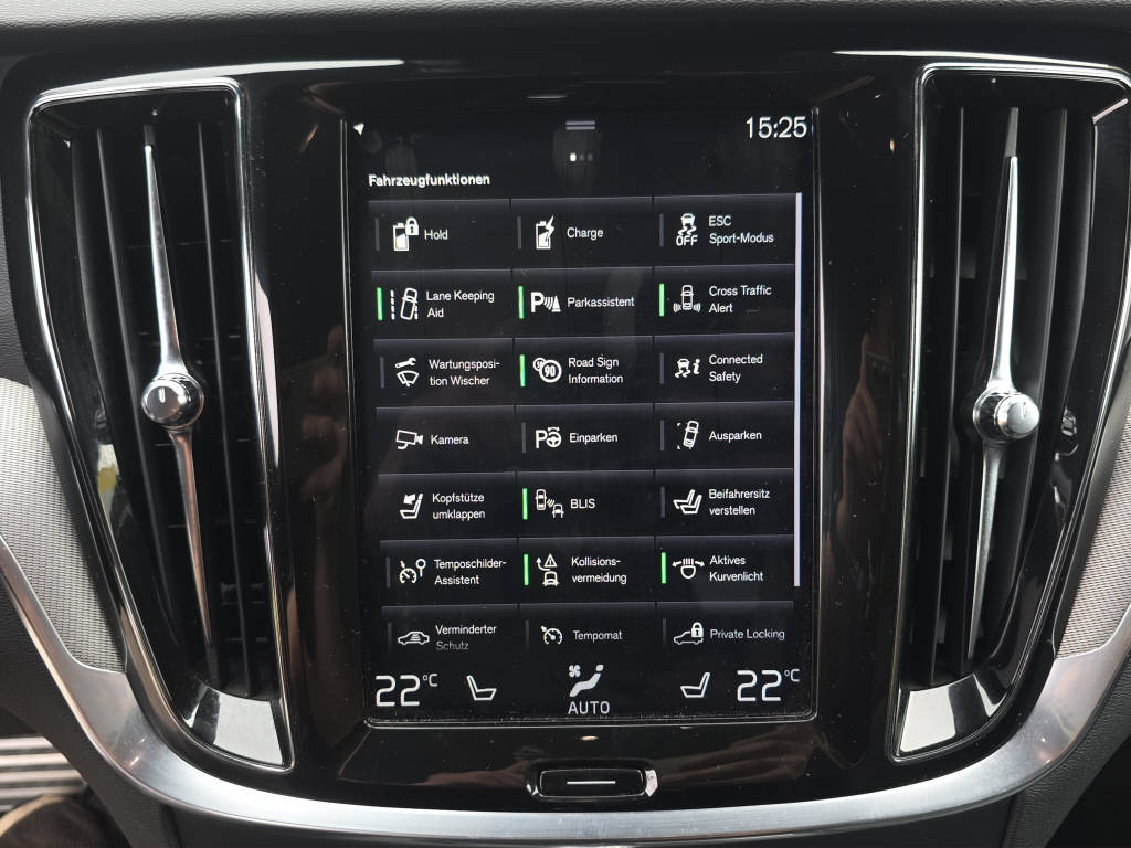VOLVO V60 2.0 T8 TE R-Design eAWD-image-19