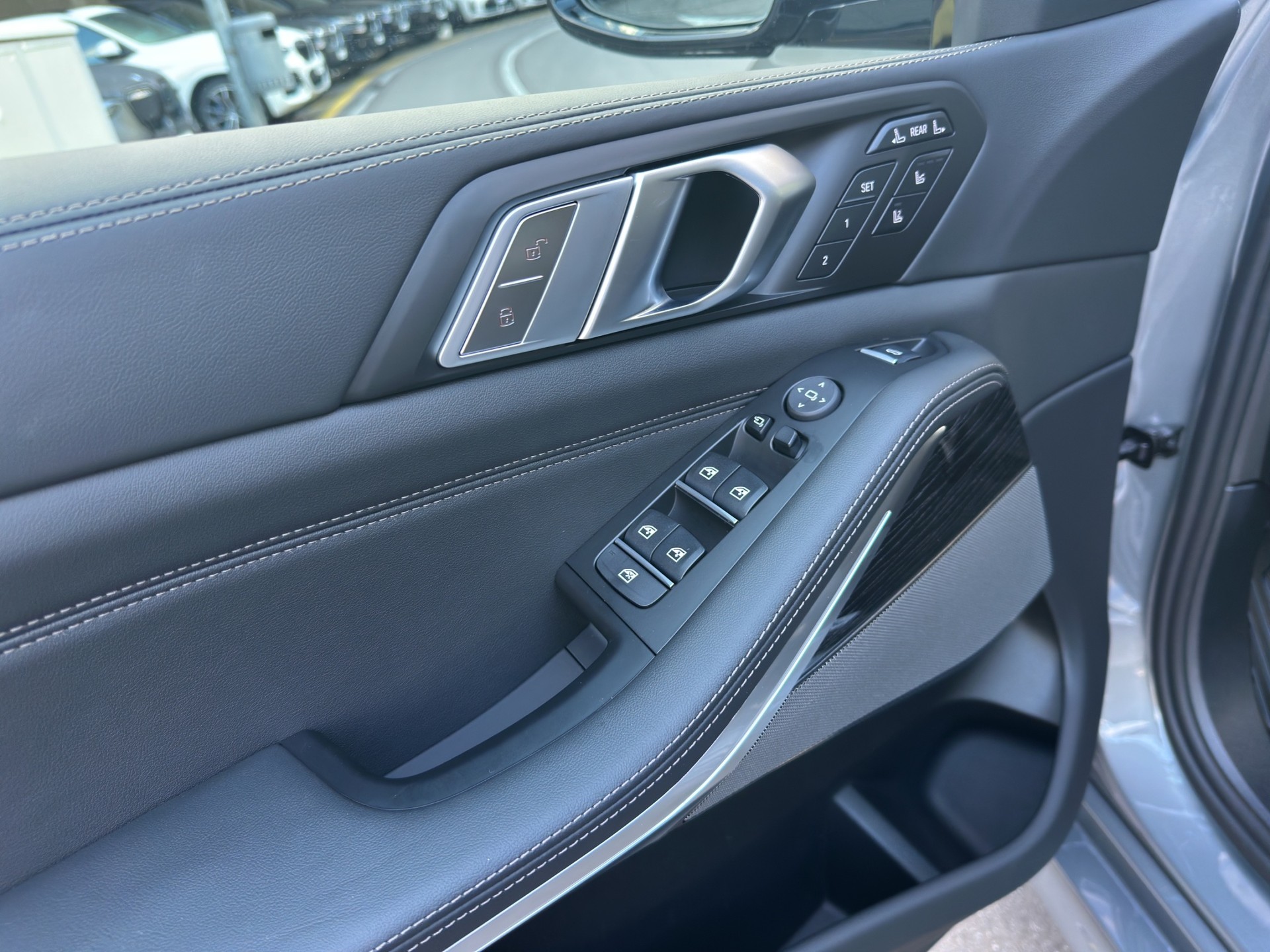 BMW X7 xDrive 48V 40d M Sport Pro Steptronic-image-10
