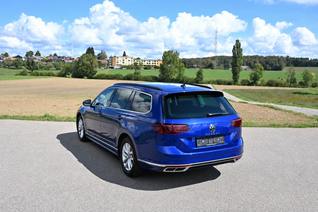 VW Passat 2.0 TDI BMT Business R-Line DSG-image-3