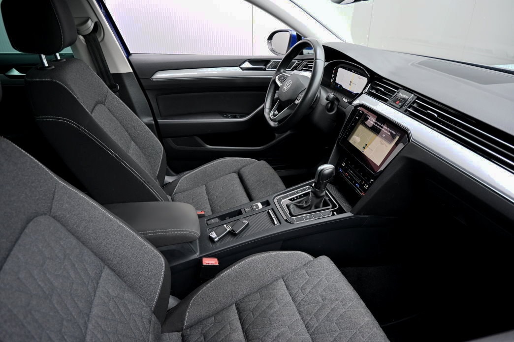 VW Passat 2.0 TDI BMT Business R-Line DSG-image-4