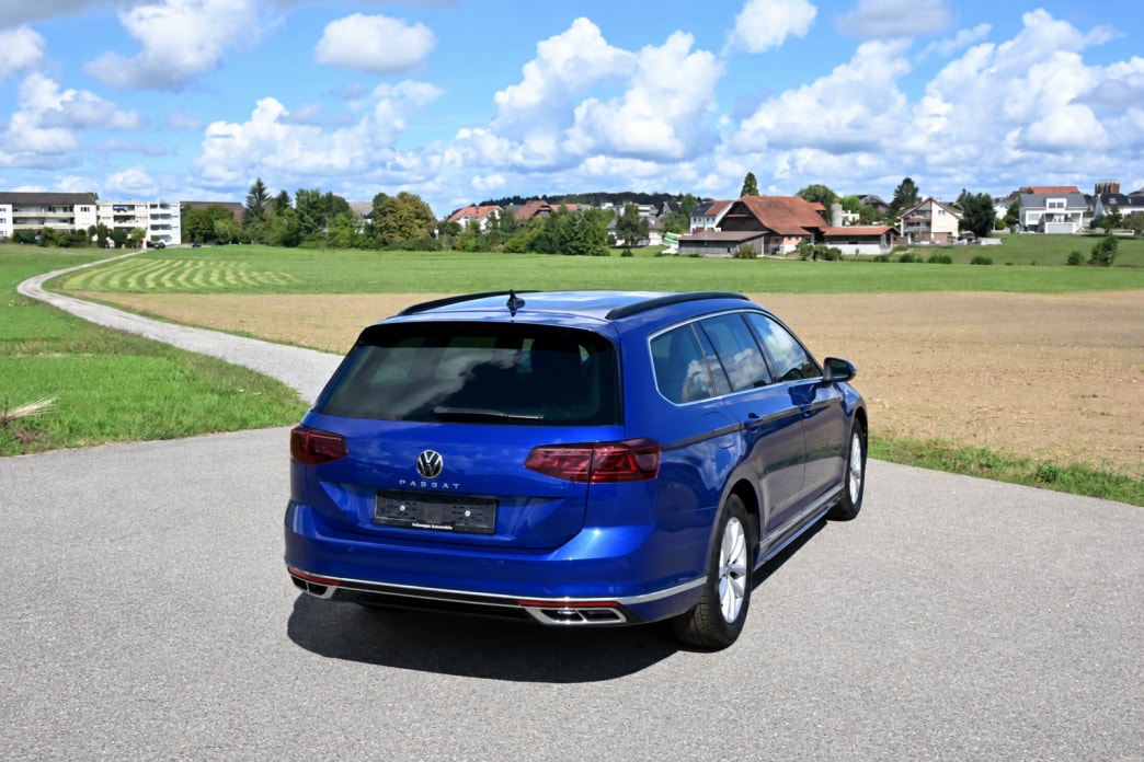 VW Passat 2.0 TDI BMT Business R-Line DSG-image-2