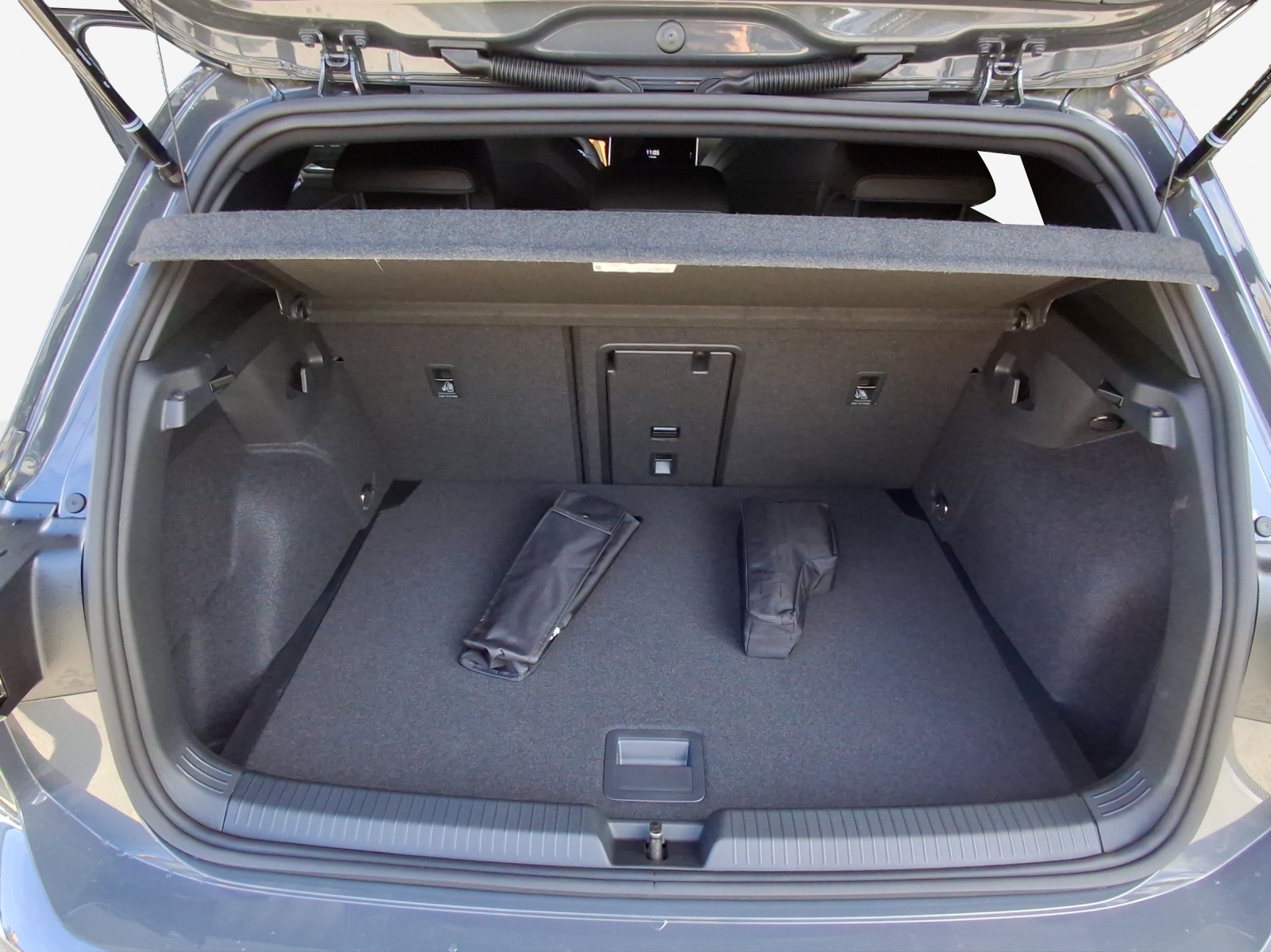 VW Golf 2.0 TSI R-Line DSG 4 Motion-image-12
