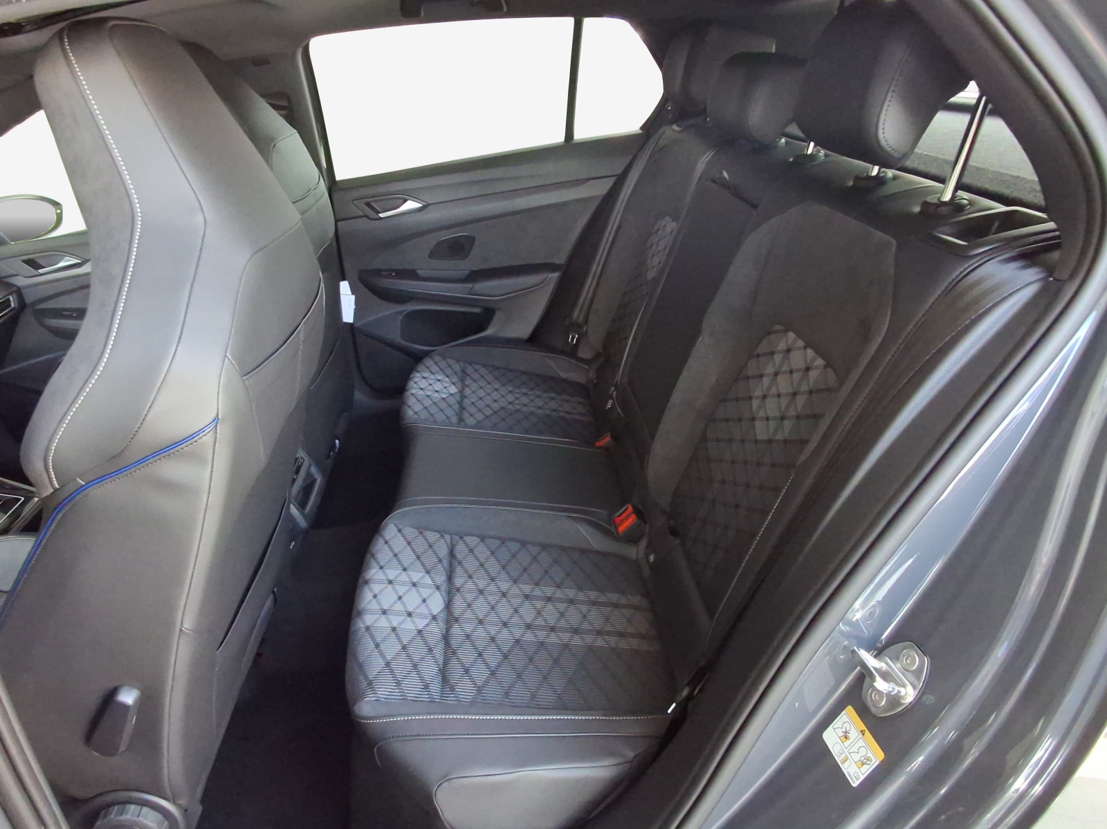 VW Golf 2.0 TSI R-Line DSG 4 Motion-image-11