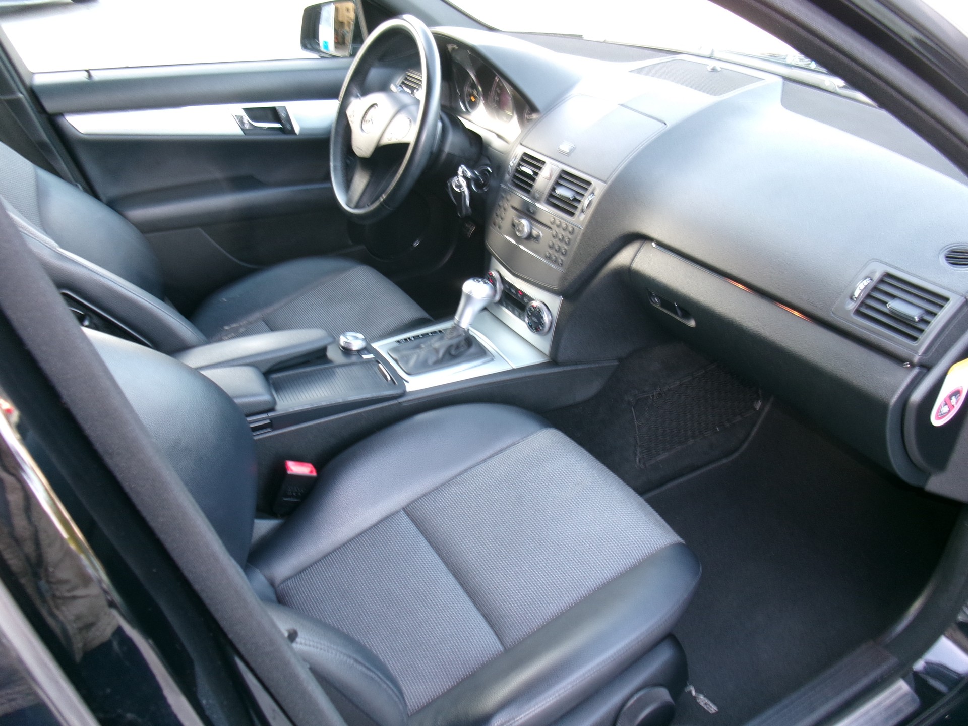 MERCEDES-BENZ C 180 Kompressor BlueEfficiency White Star-image-5