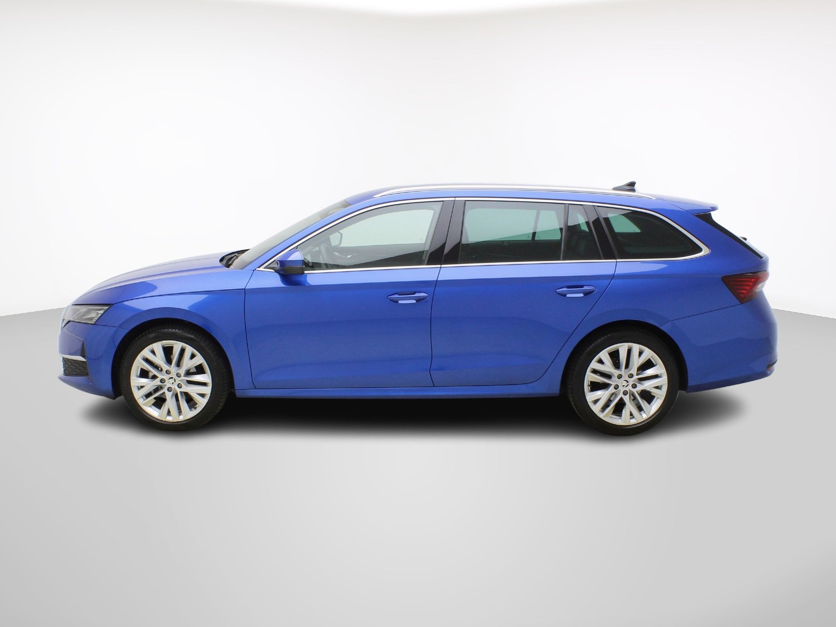 SKODA Octavia 1.5 TSI DSG mHEV Selection Lodge-image-2