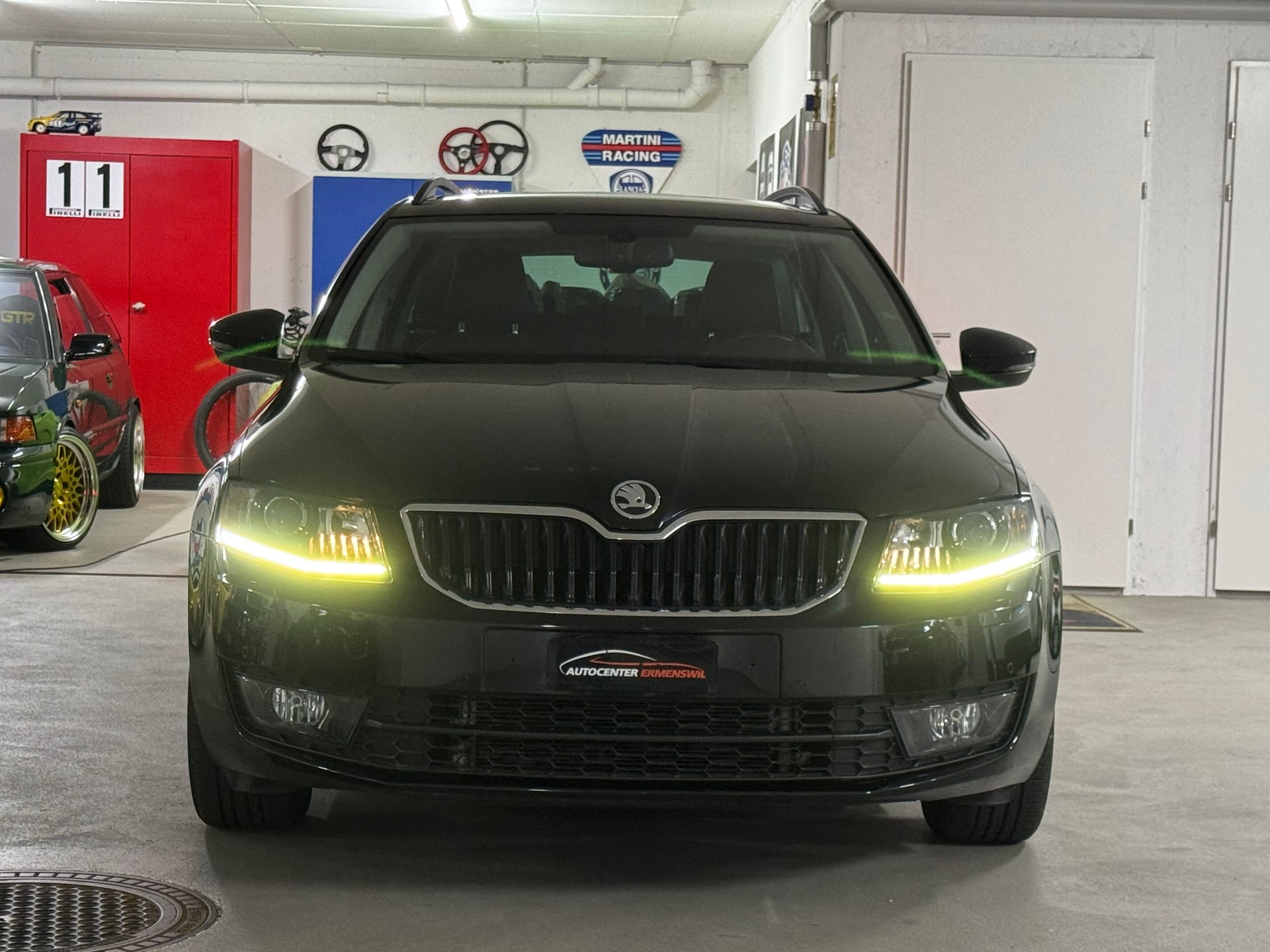 SKODA Octavia Combi 1.8 TSI Ambition 4x4 DSG-image-1