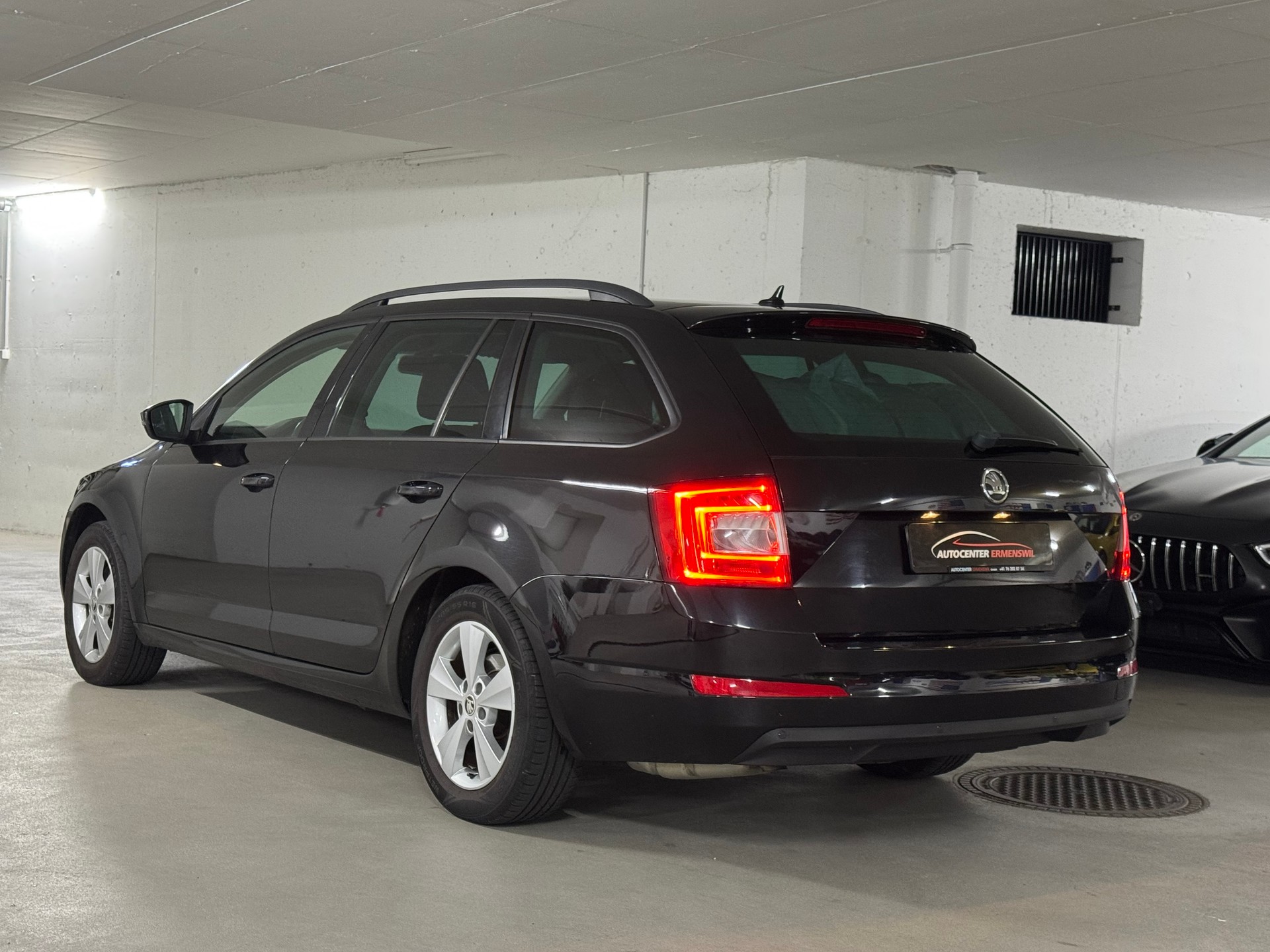 SKODA Octavia Combi 1.8 TSI Ambition 4x4 DSG-image-4