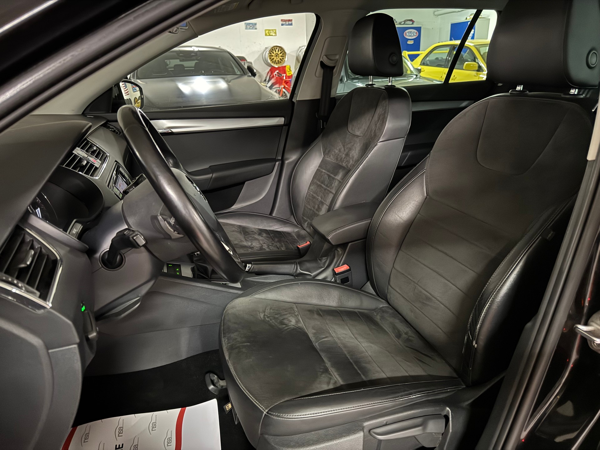SKODA Octavia Combi 1.8 TSI Ambition 4x4 DSG-image-8
