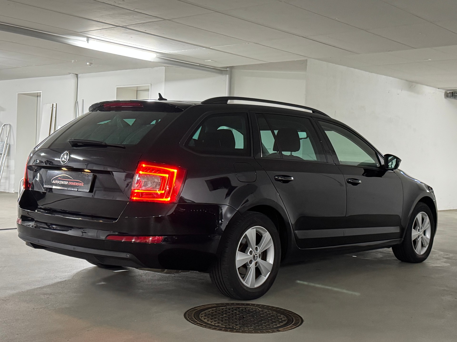 SKODA Octavia Combi 1.8 TSI Ambition 4x4 DSG-image-6