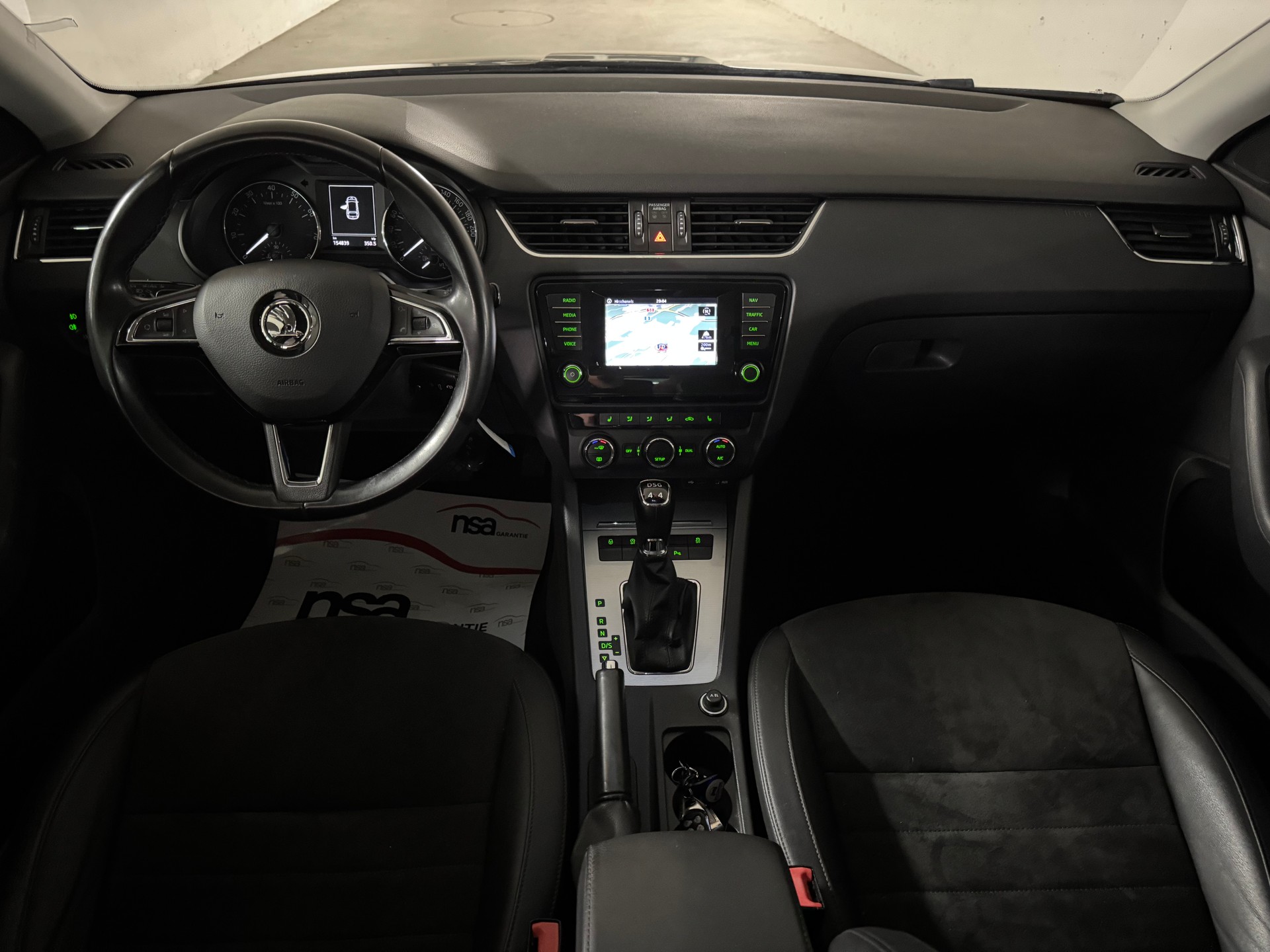 SKODA Octavia Combi 1.8 TSI Ambition 4x4 DSG-image-9