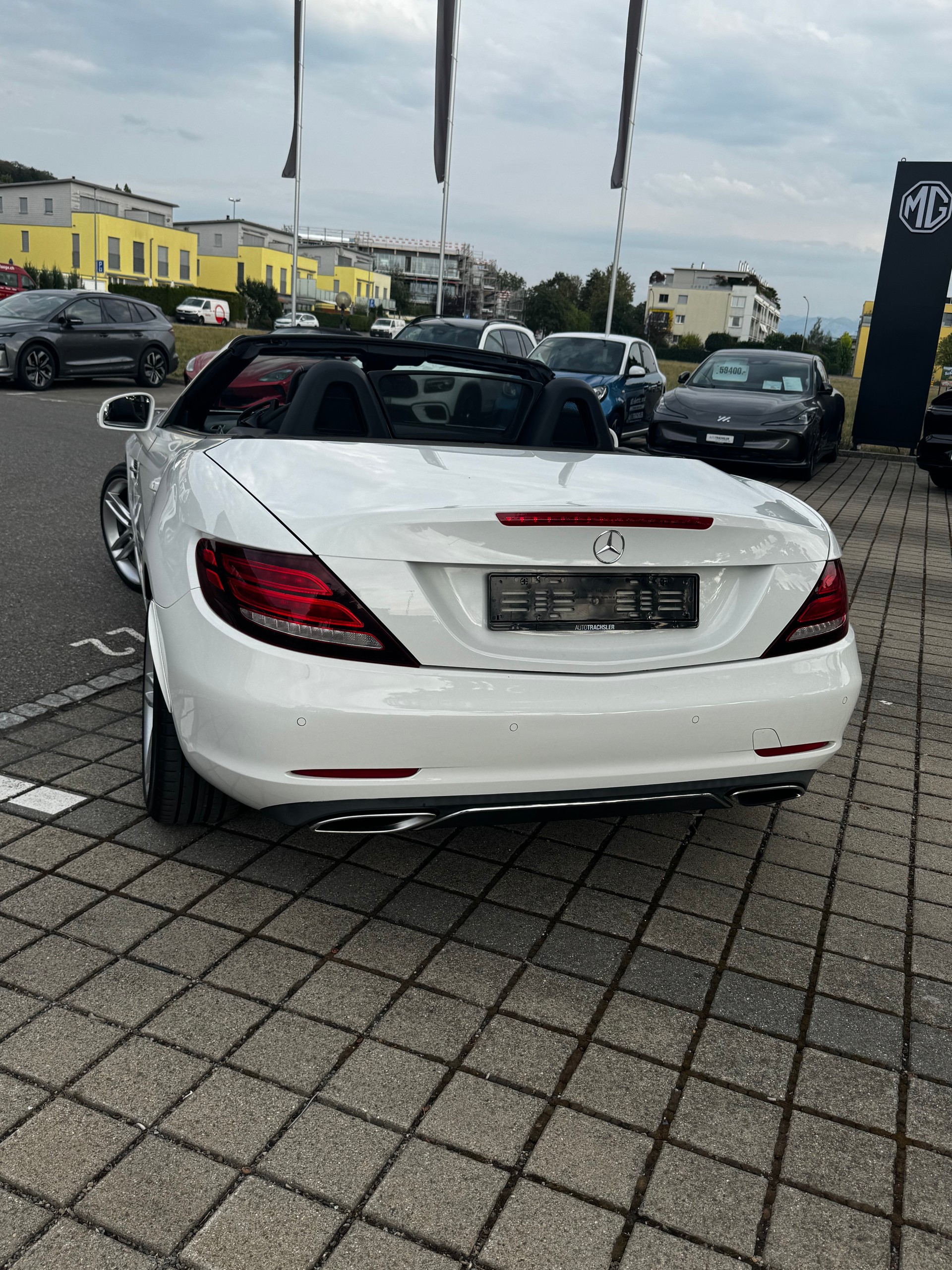 MERCEDES-BENZ SLC 200-image-1