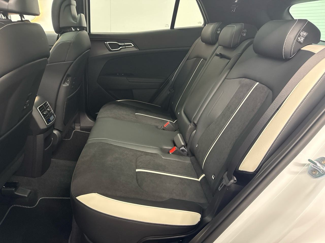 KIA Sportage 1.6T-GDi HEV GT-Line-image-12